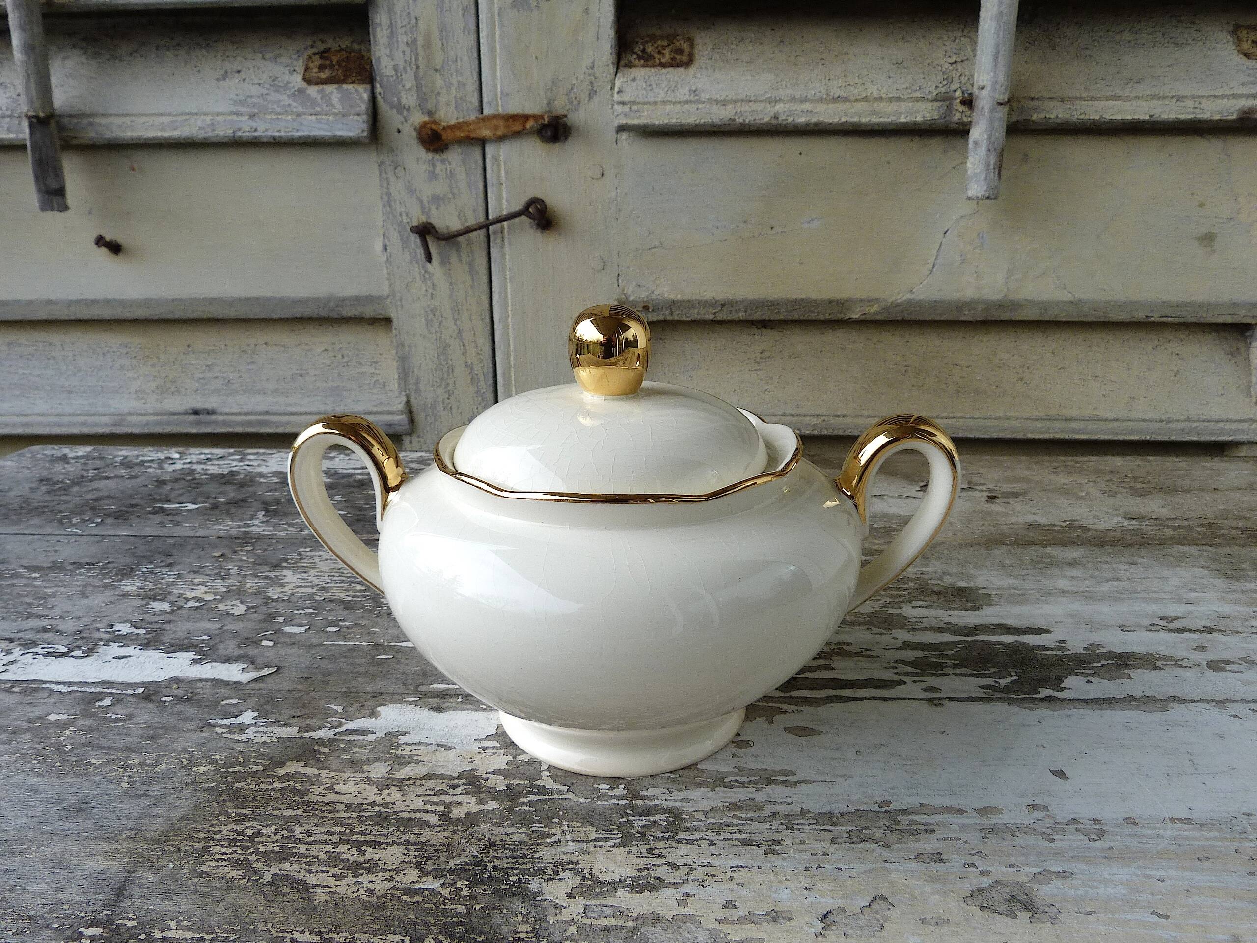Villeroy & Boch Mettlach ivory and gold sugar bowl