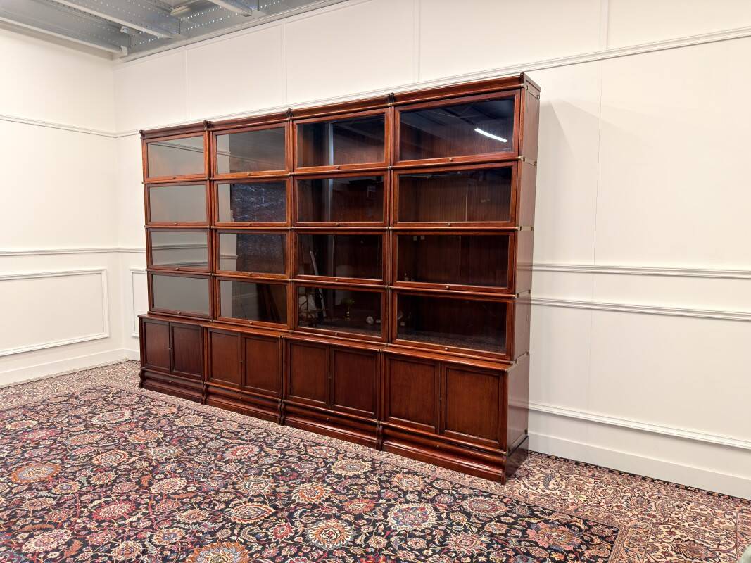 Set Original English Globe Wernicke Bookcase