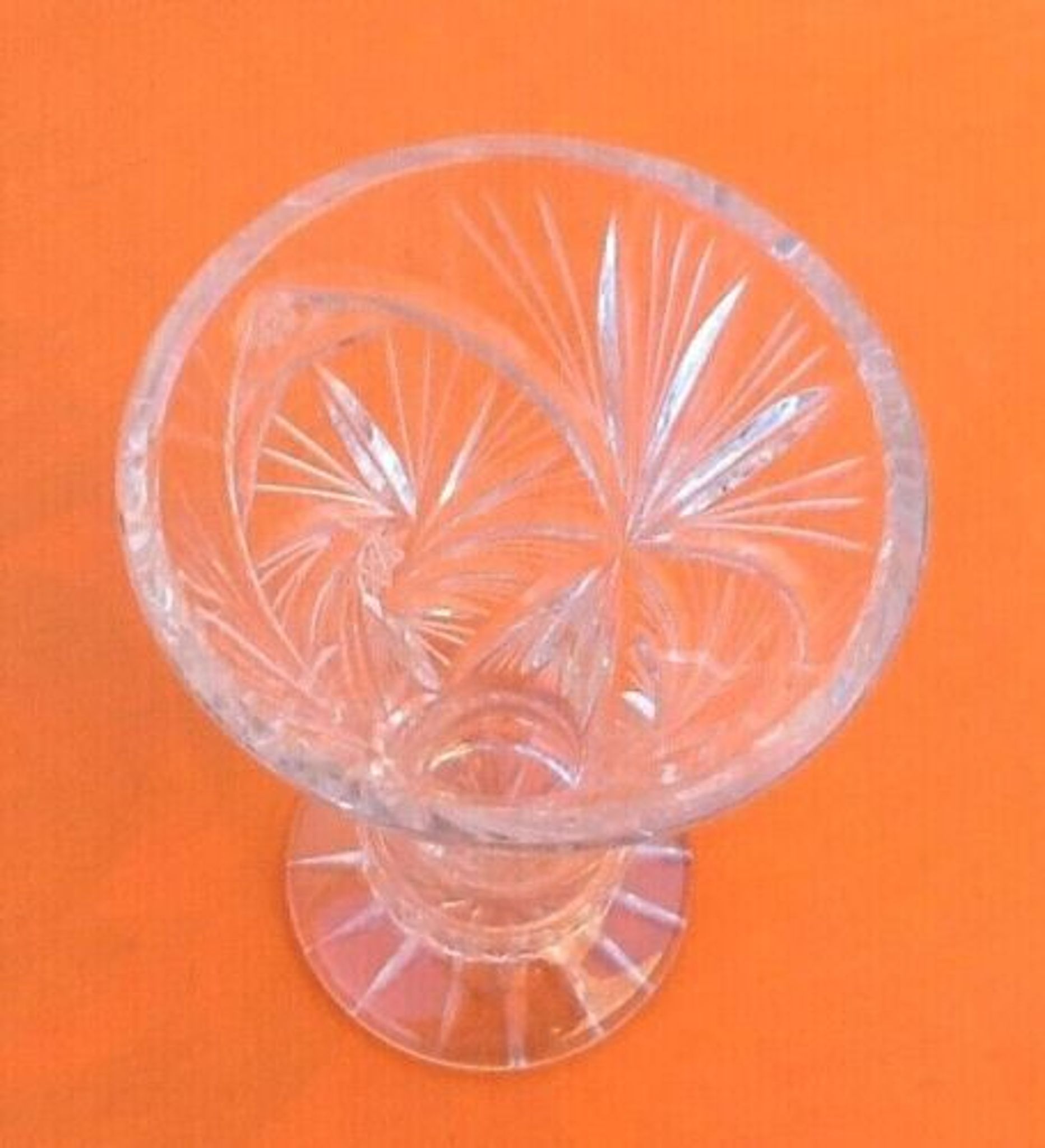 1970s vase cornet on pedestal crystal cut and chiseled