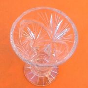 1970s vase cornet on pedestal crystal cut and chiseled