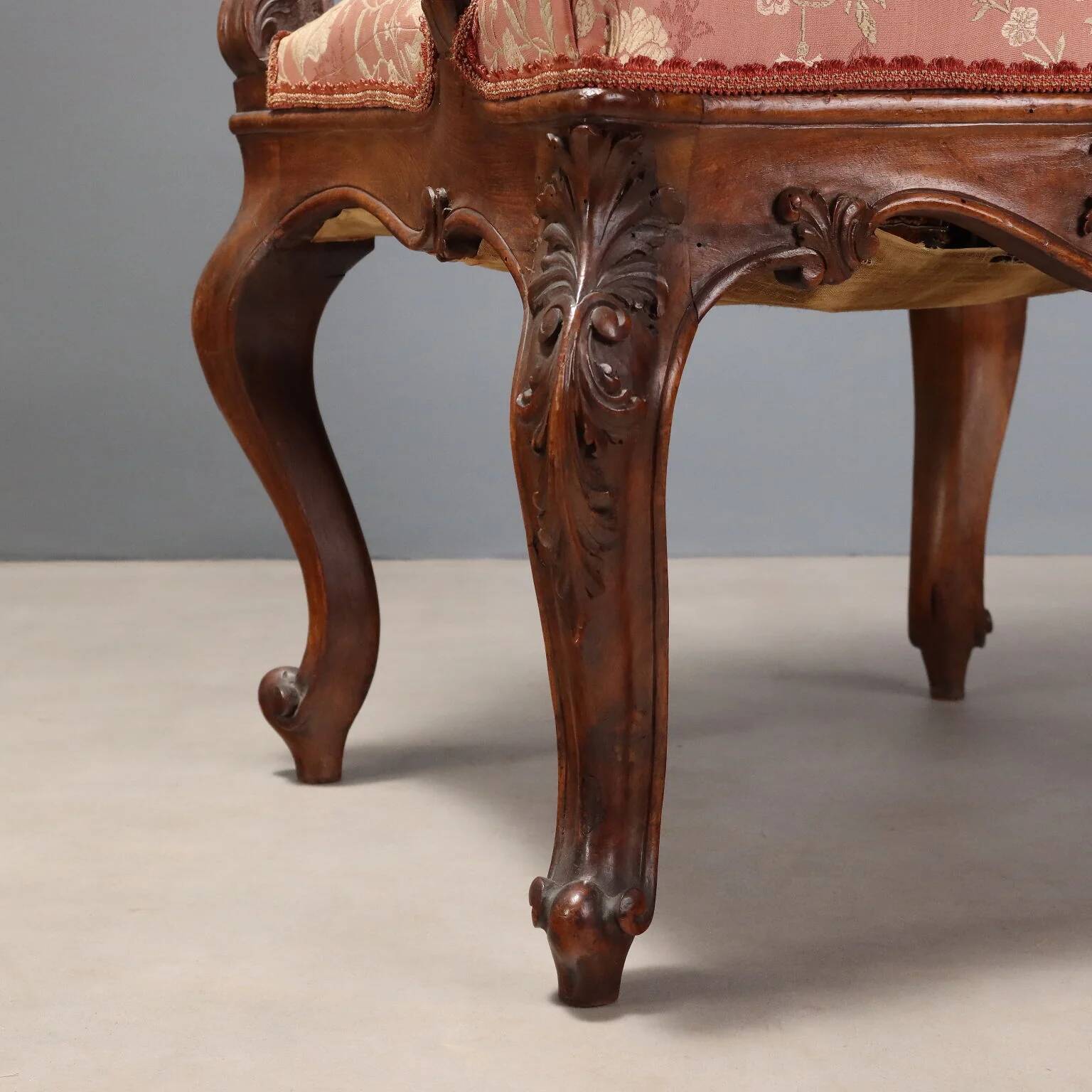 Paire de fauteuils Louis-Philippe en noyer