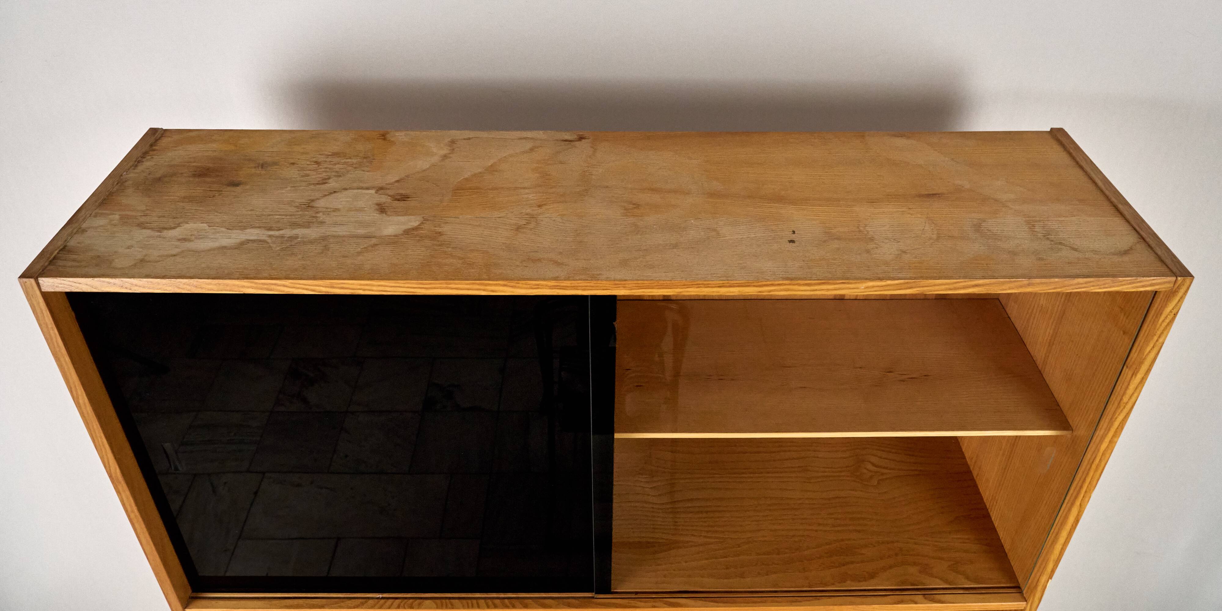 Vitrine par Hubert Nepožitek et Bohumil Landsman pour Jitona, années 1970.