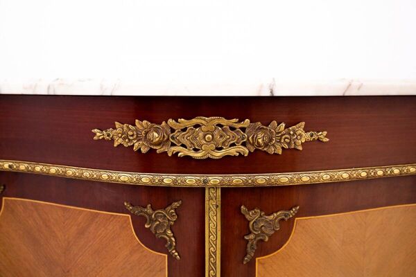 Commode à plateau en pierre, Europe occidentale, première moitié du XXe siècle