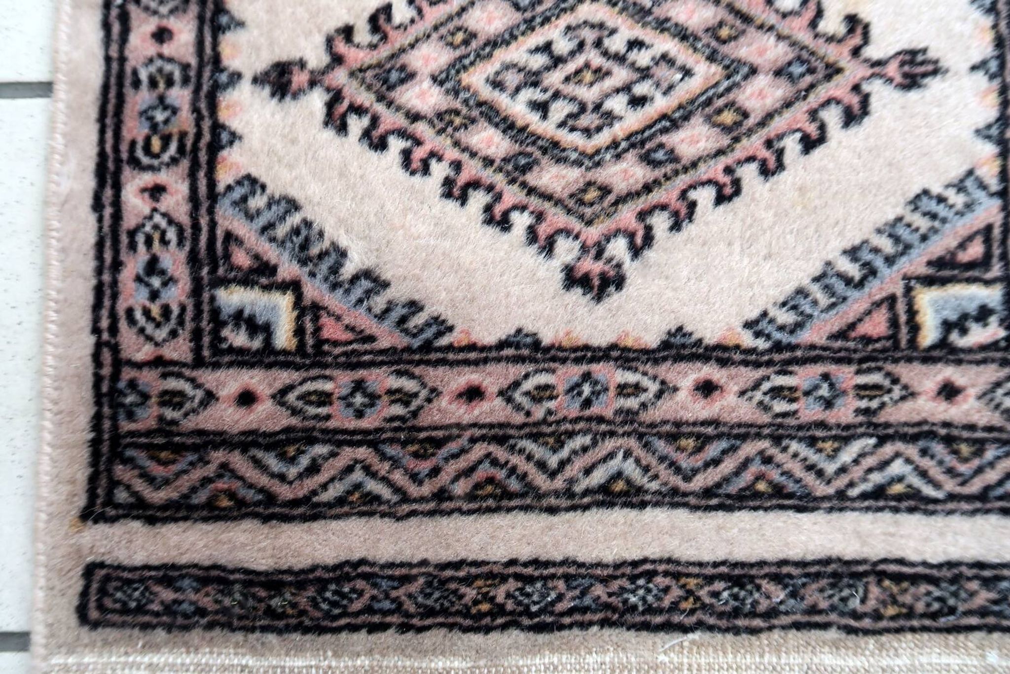 Tapis vintage fait main Boukhara – 39 x 42 cm – Design traditionnel