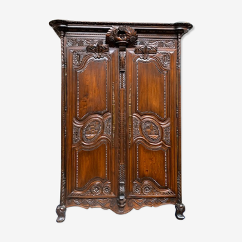 Armoire normande de mariage antique. Acajou.