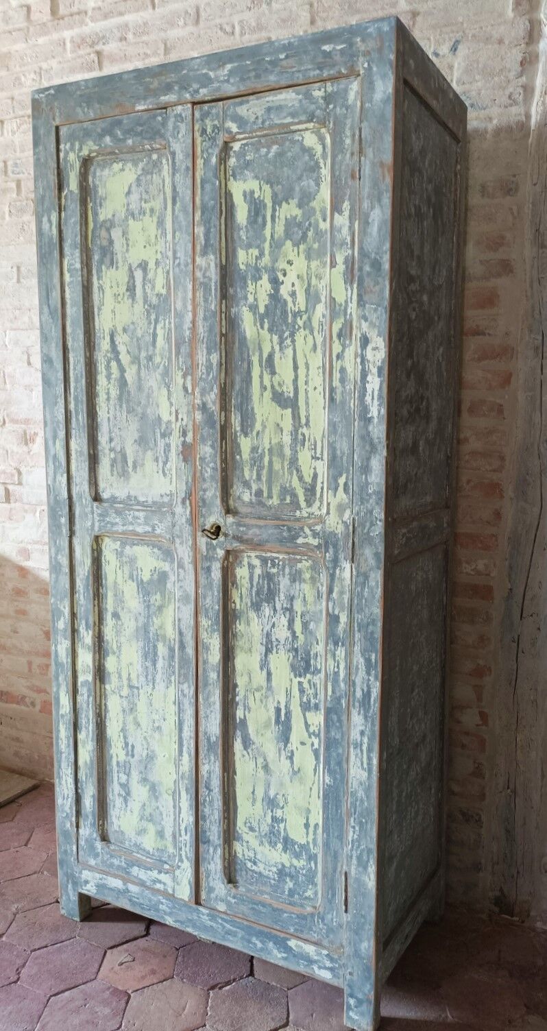 Armoire parisienne