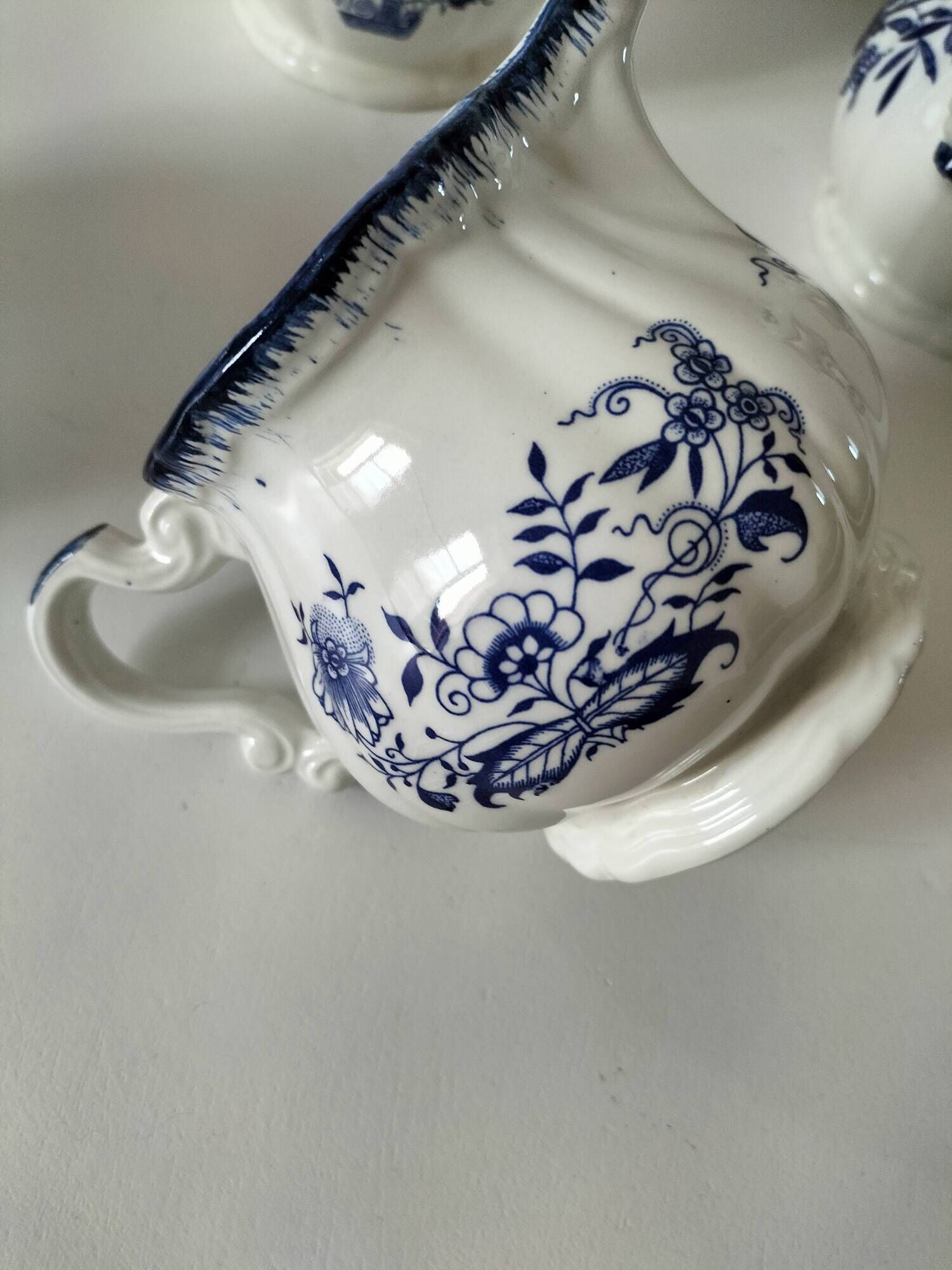 Trio of jugs and cup Sarreguemines Lancaster decoration