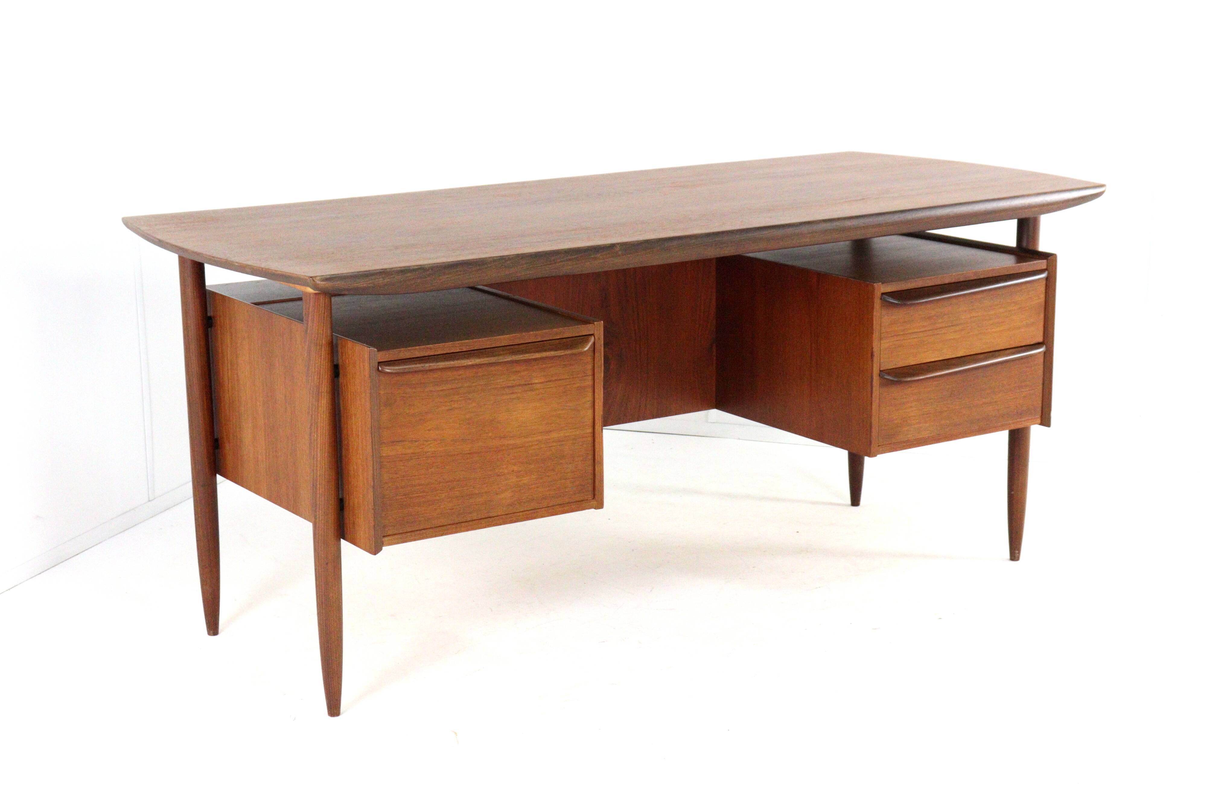 Hulmefa Pro-Pos executive desk - dutch mid century modern design in teak