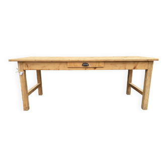 Farm table