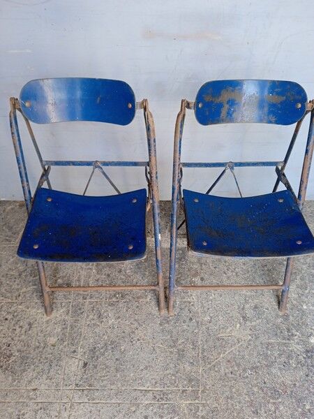 Pair of chairs industrial period 1921