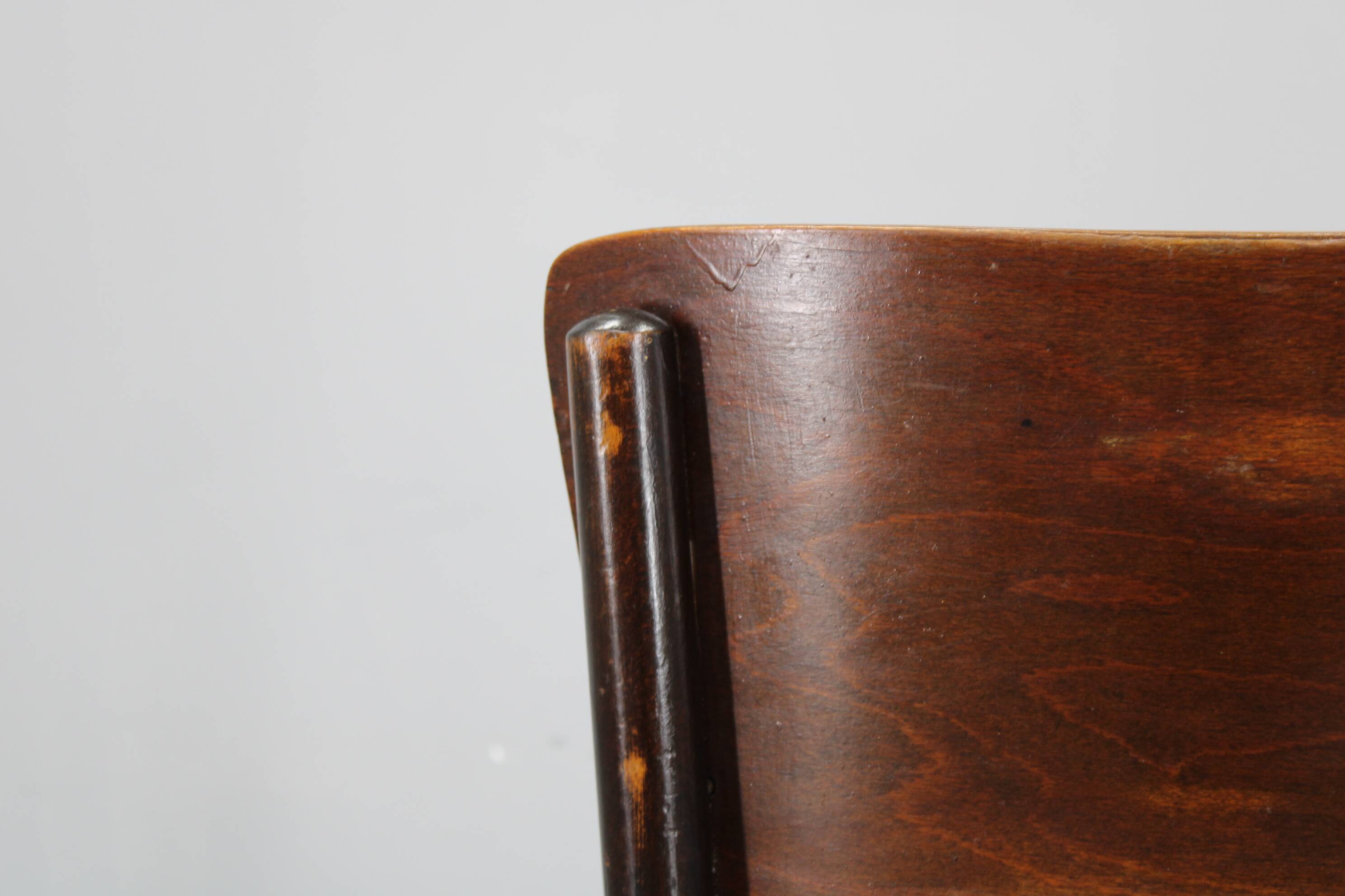 Pair of Thonet Art Nouveau bentwood chairs, Czechoslovakia, 1920s