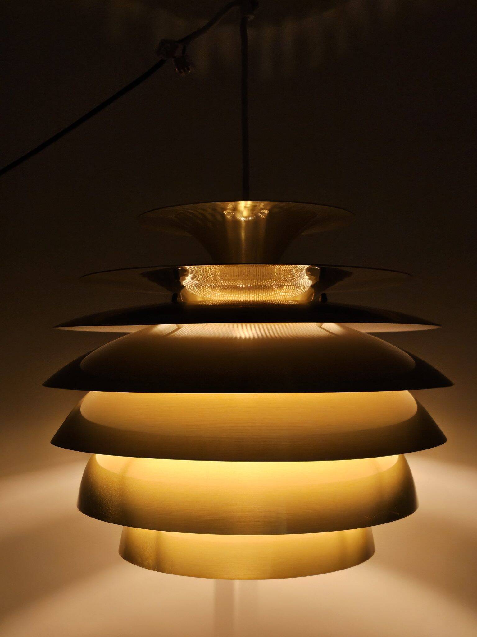 Lampe à échelle en laiton modèle Barcelone de Bent Karlby