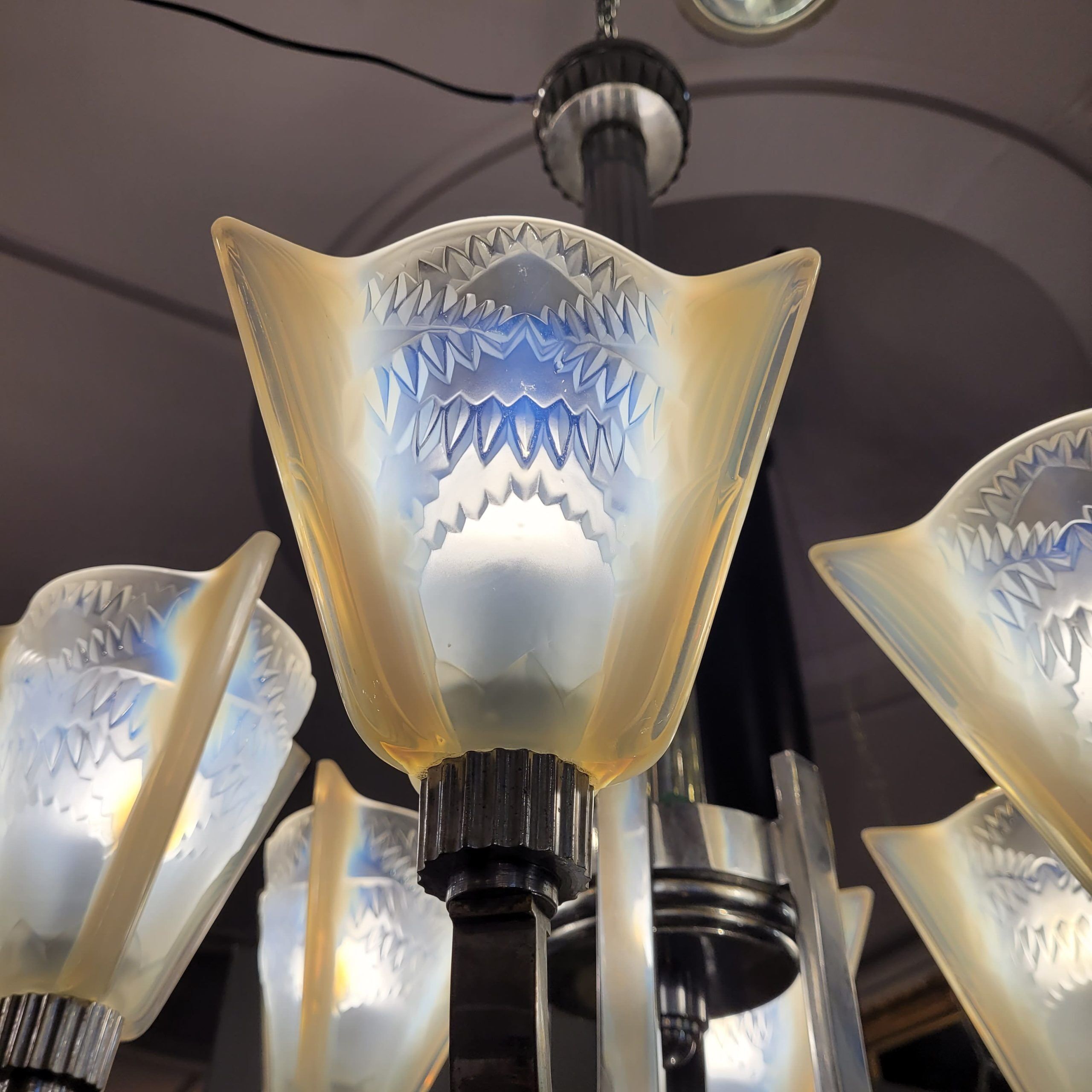 Ceiling light / Chandelier Atelier Petitot Paris, glass and nickel-plated metal, Art Deco, 1930s – France