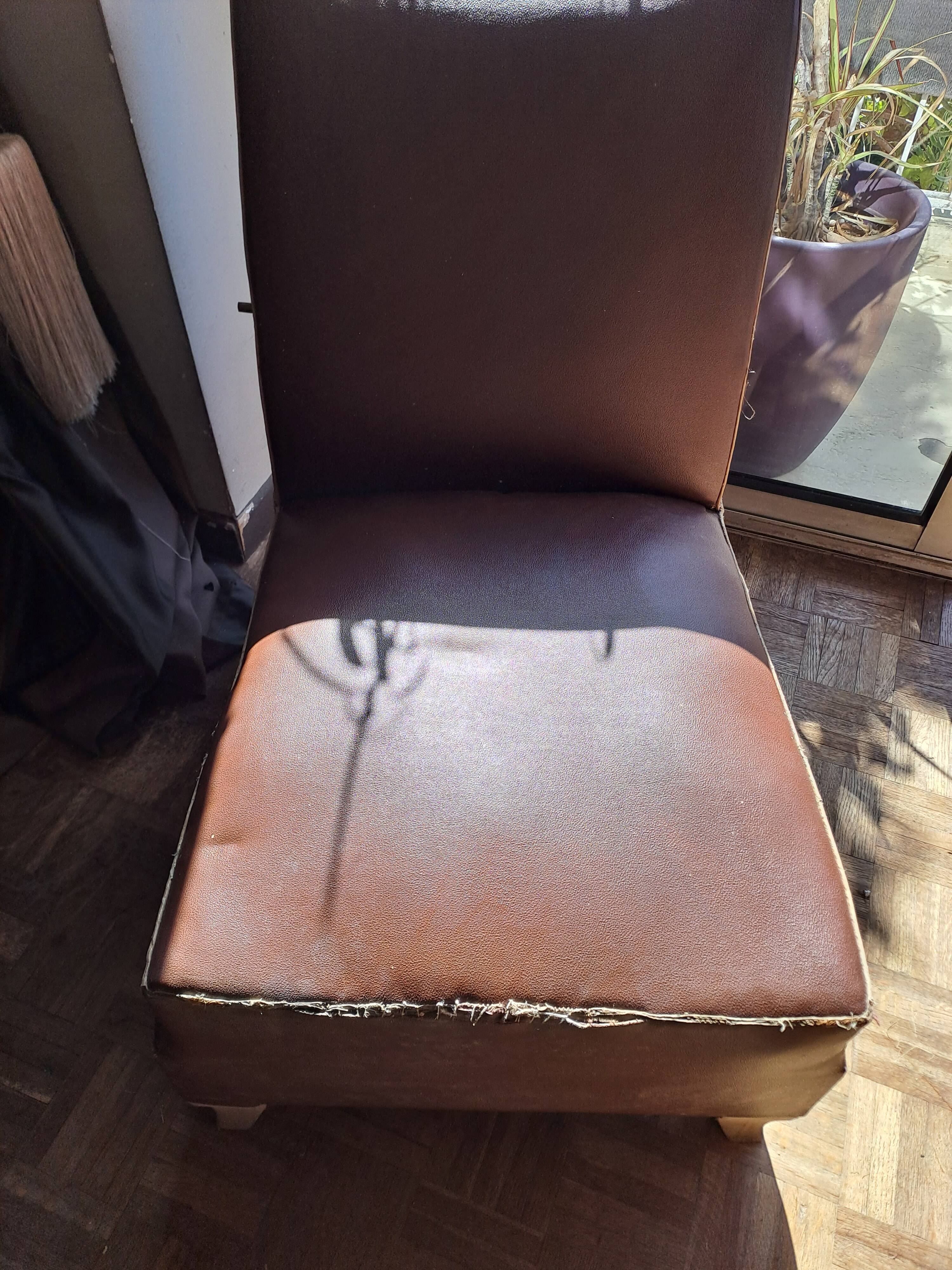 Fauteuil cuir art déco 1930 base bois