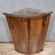 Corner cabinet to hang from the 18th century in oak and marquetry around 1780.