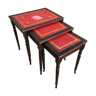 Série 3 tables gigognes bois pieds cintrés avec plateau cuir gaufré rouge vintage