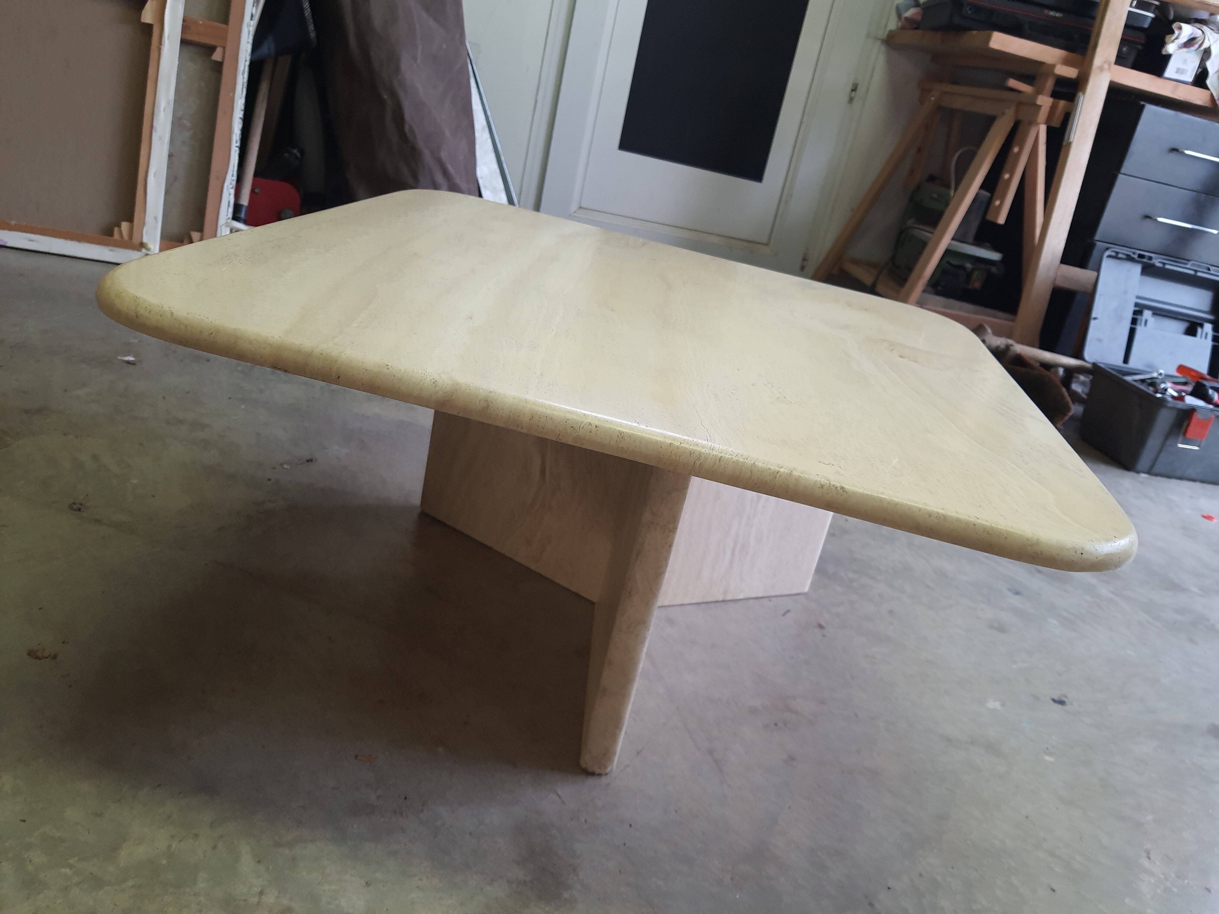 Coffee table in travertine Roche bobois