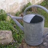 Zinc watering can