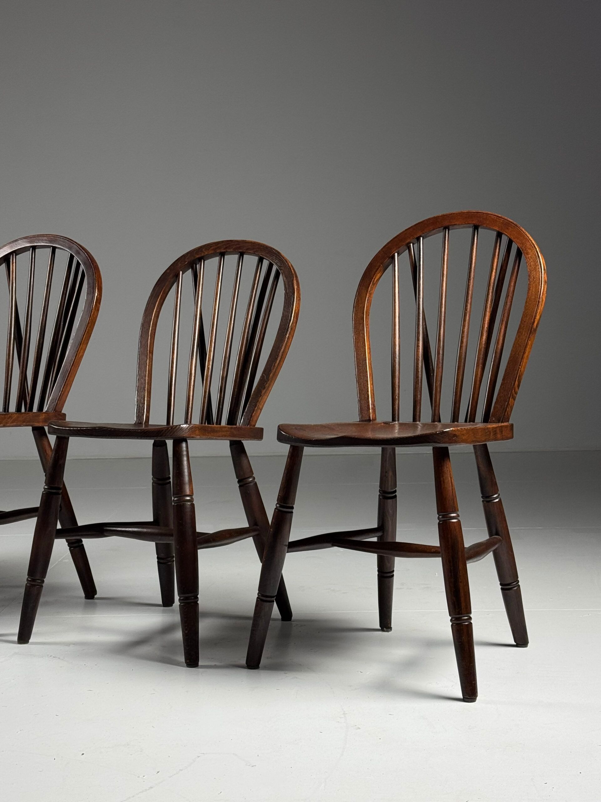 Set of 4 Windsor dining chairs
