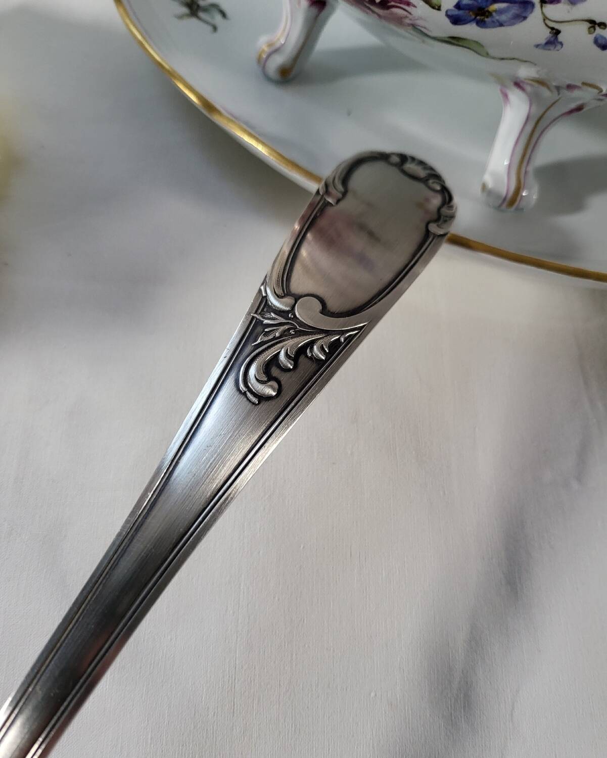SOH silver metal ladle with shell/foliage decor
