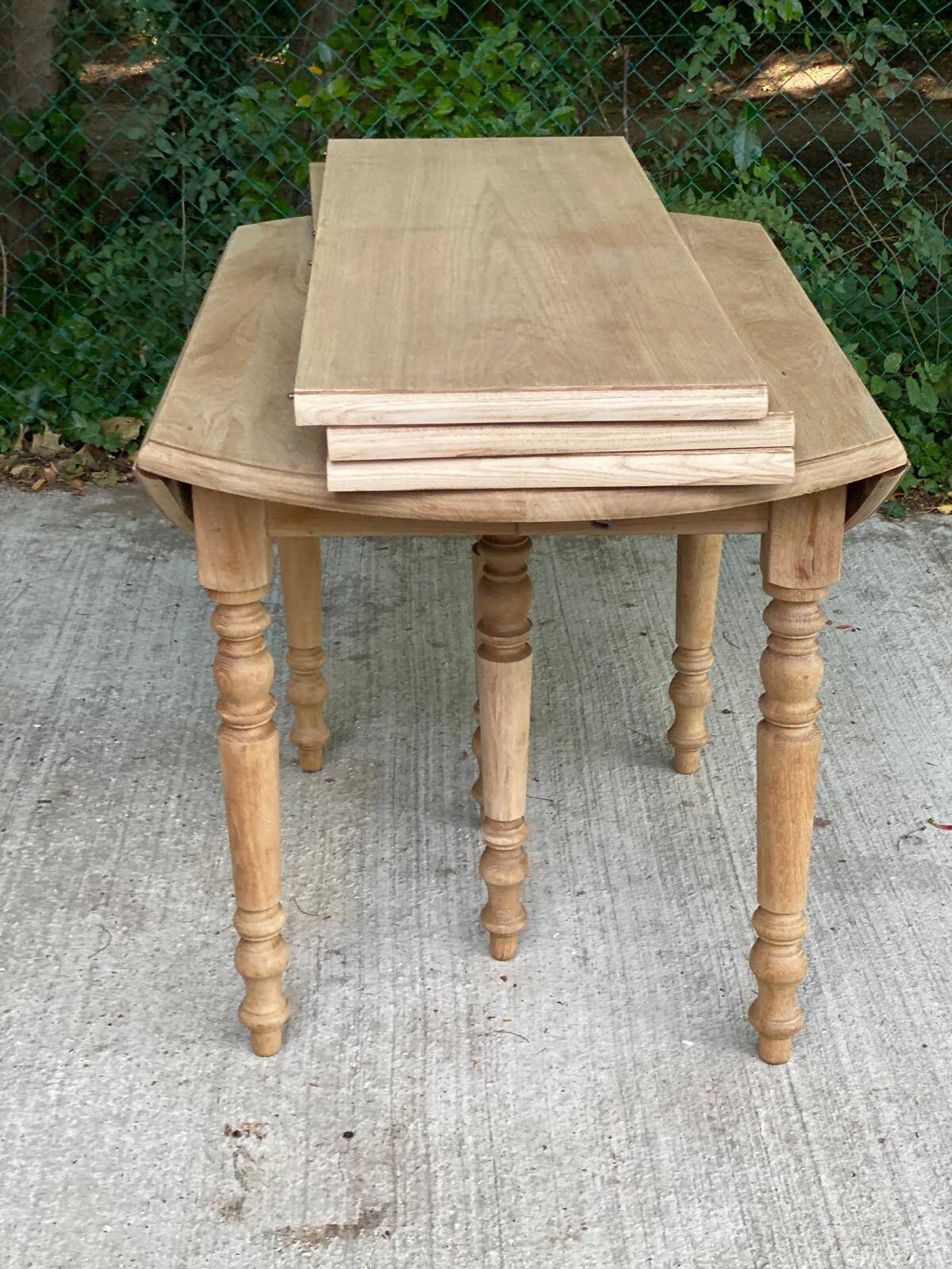 Louis Philippe 20th century extendable round dining table with shutters, renovated 230cm