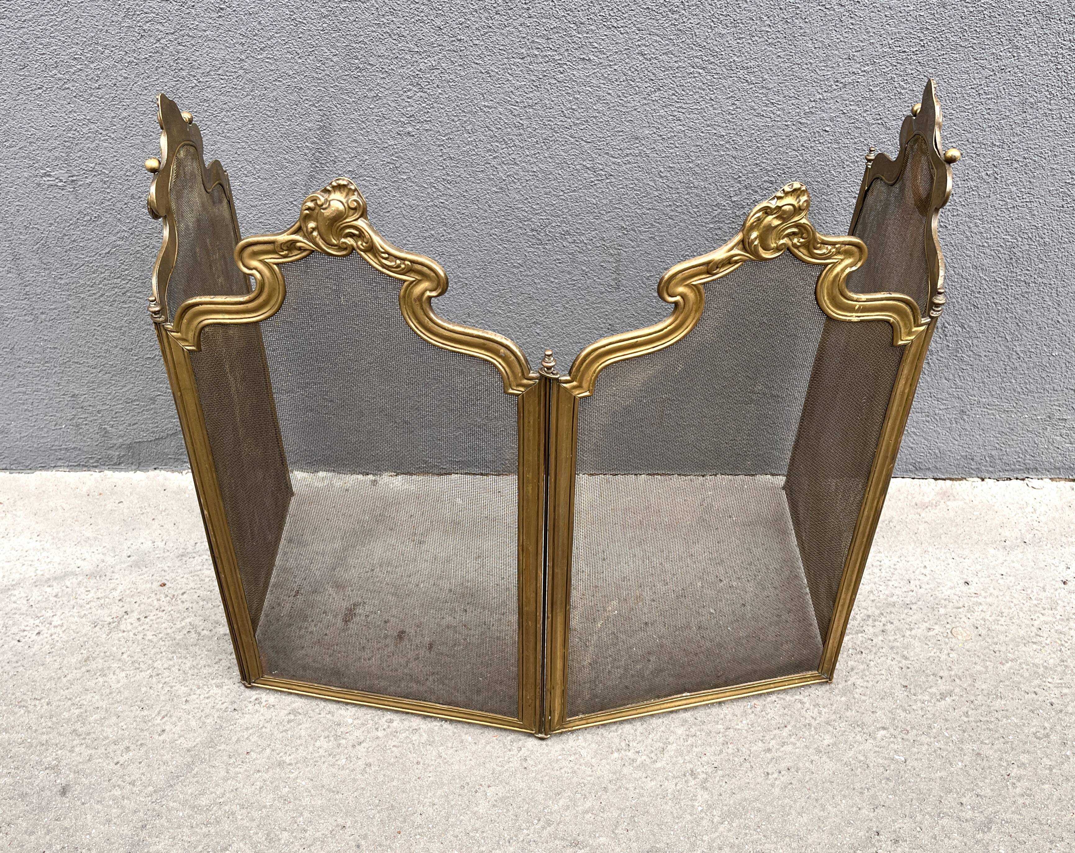 19th century Art Nouveau brass fireplace screen