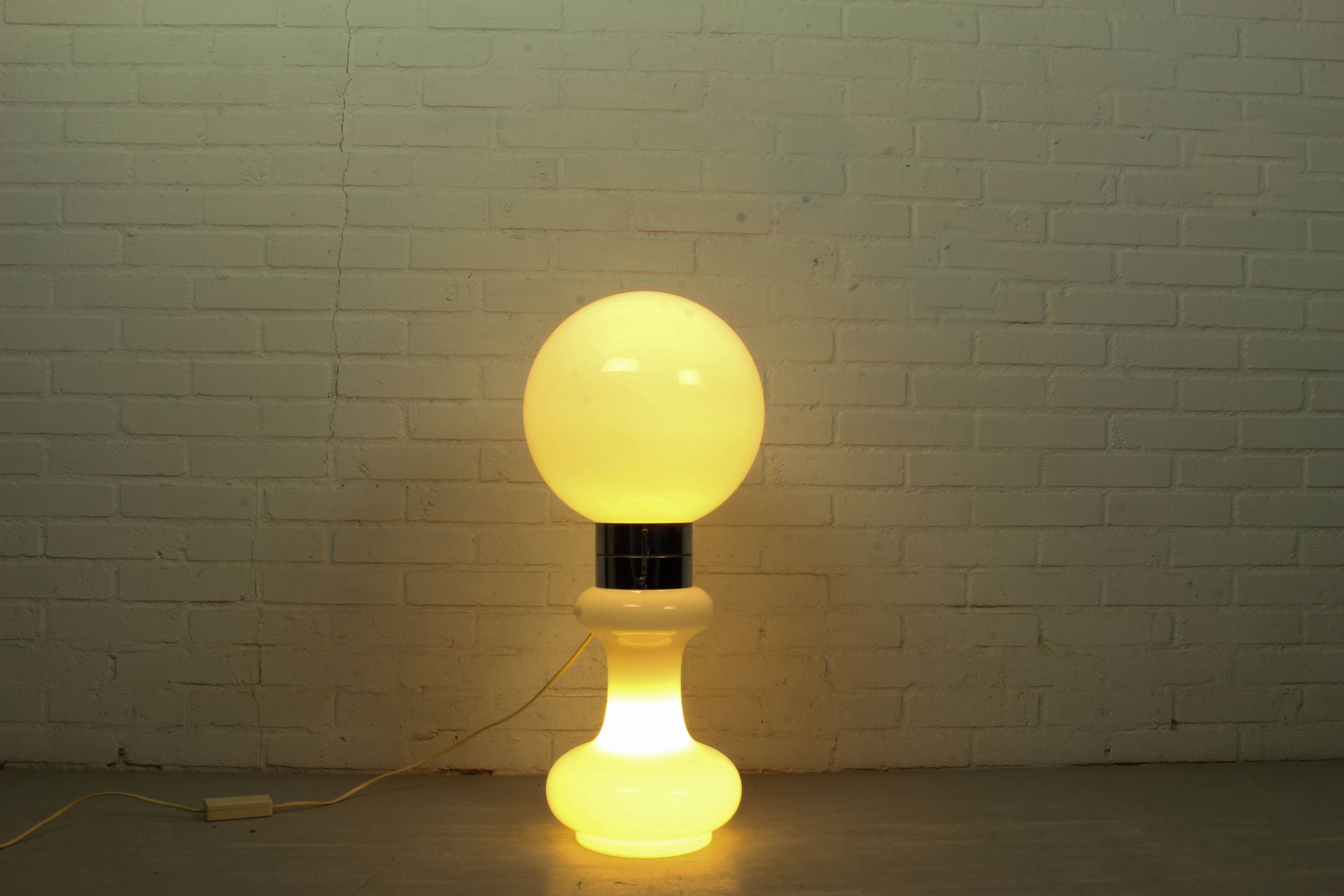 Lampadaire Mid-Century Carlo Nason « Birillo » pour AV Mazzega, Italie 1960