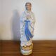 Statuette religieuse de la Vierge Marie en biscuit de porcelaine