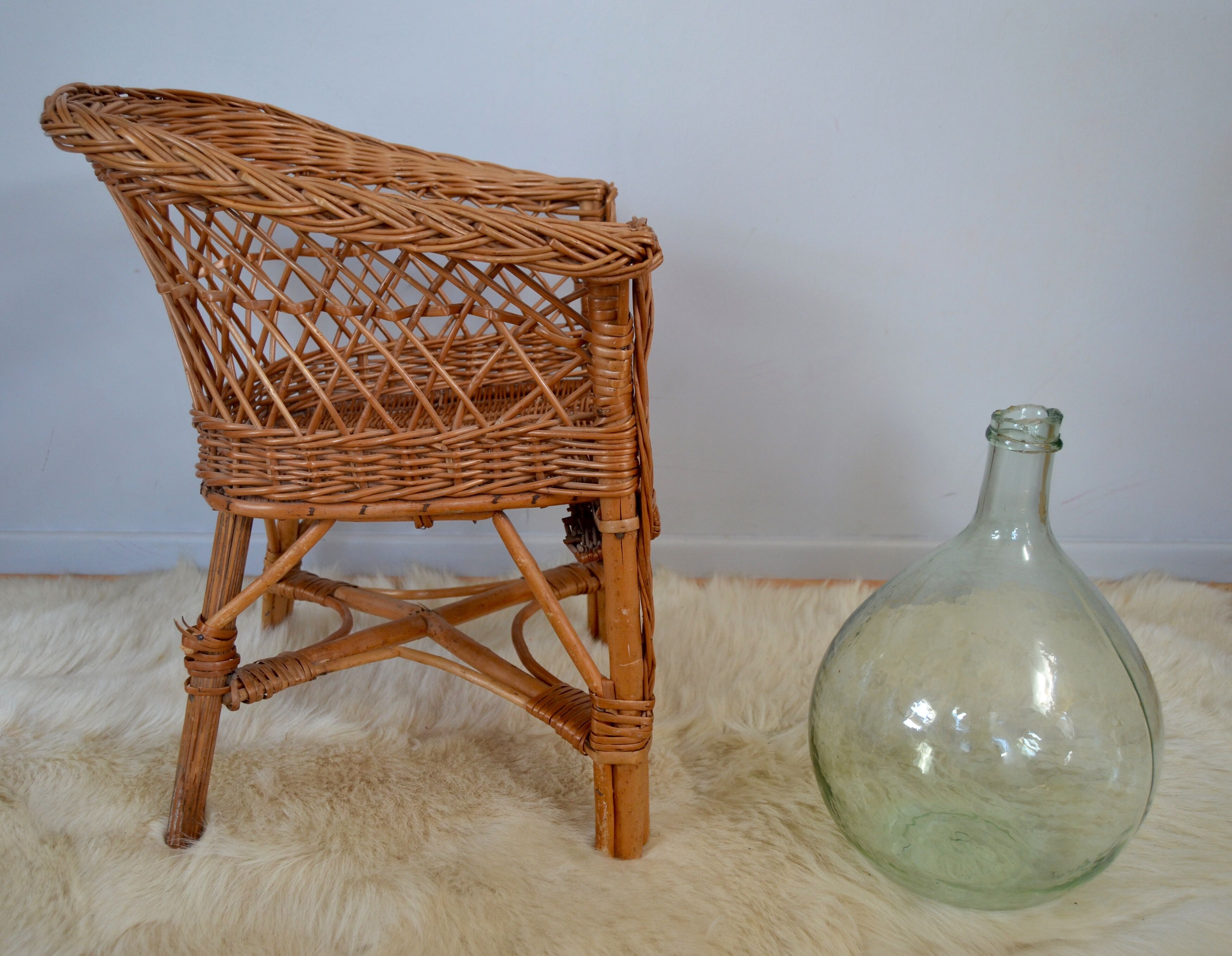 Child in rattan & Wicker Chair