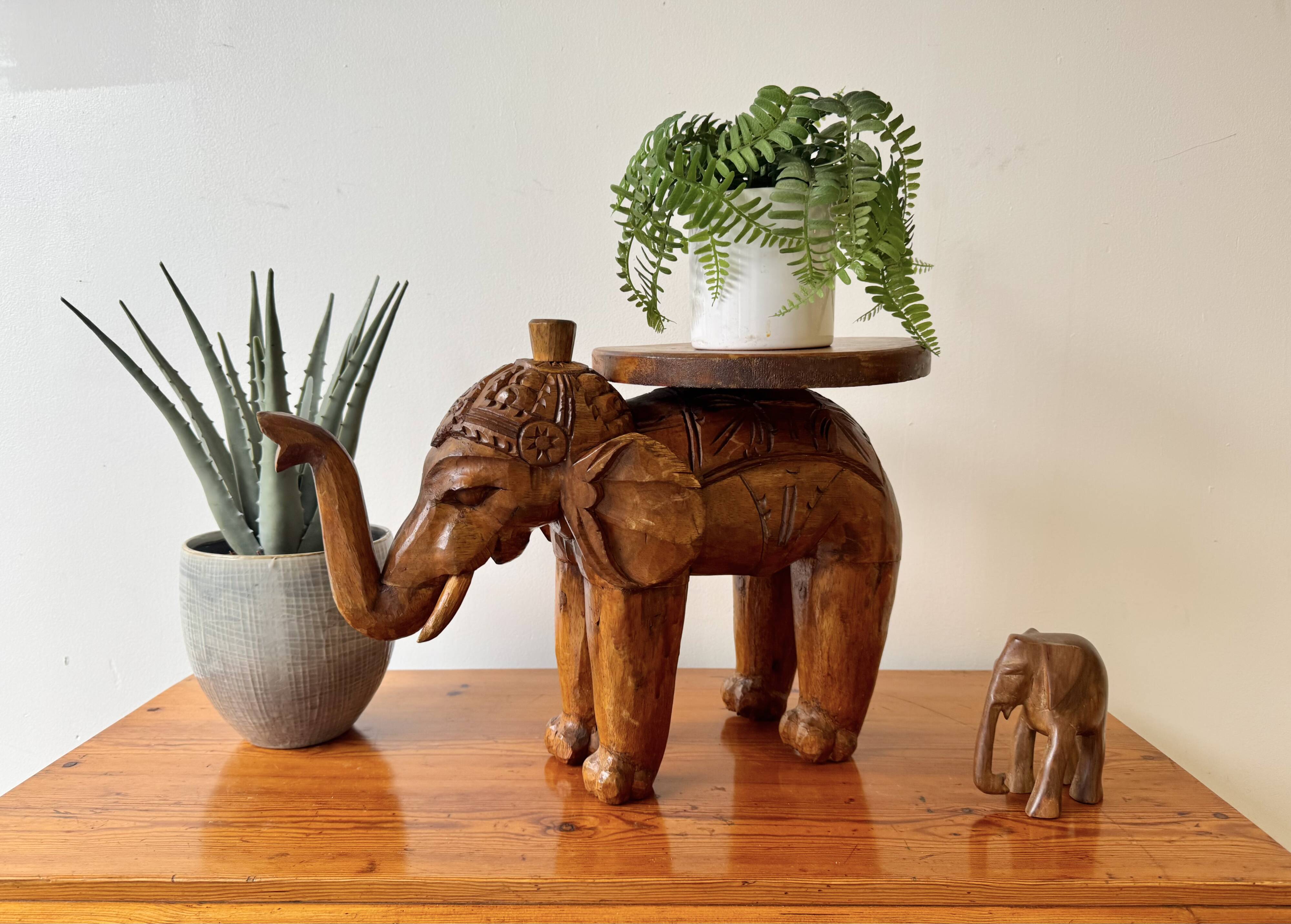 Support de plante en bois vintage en forme d'éléphant