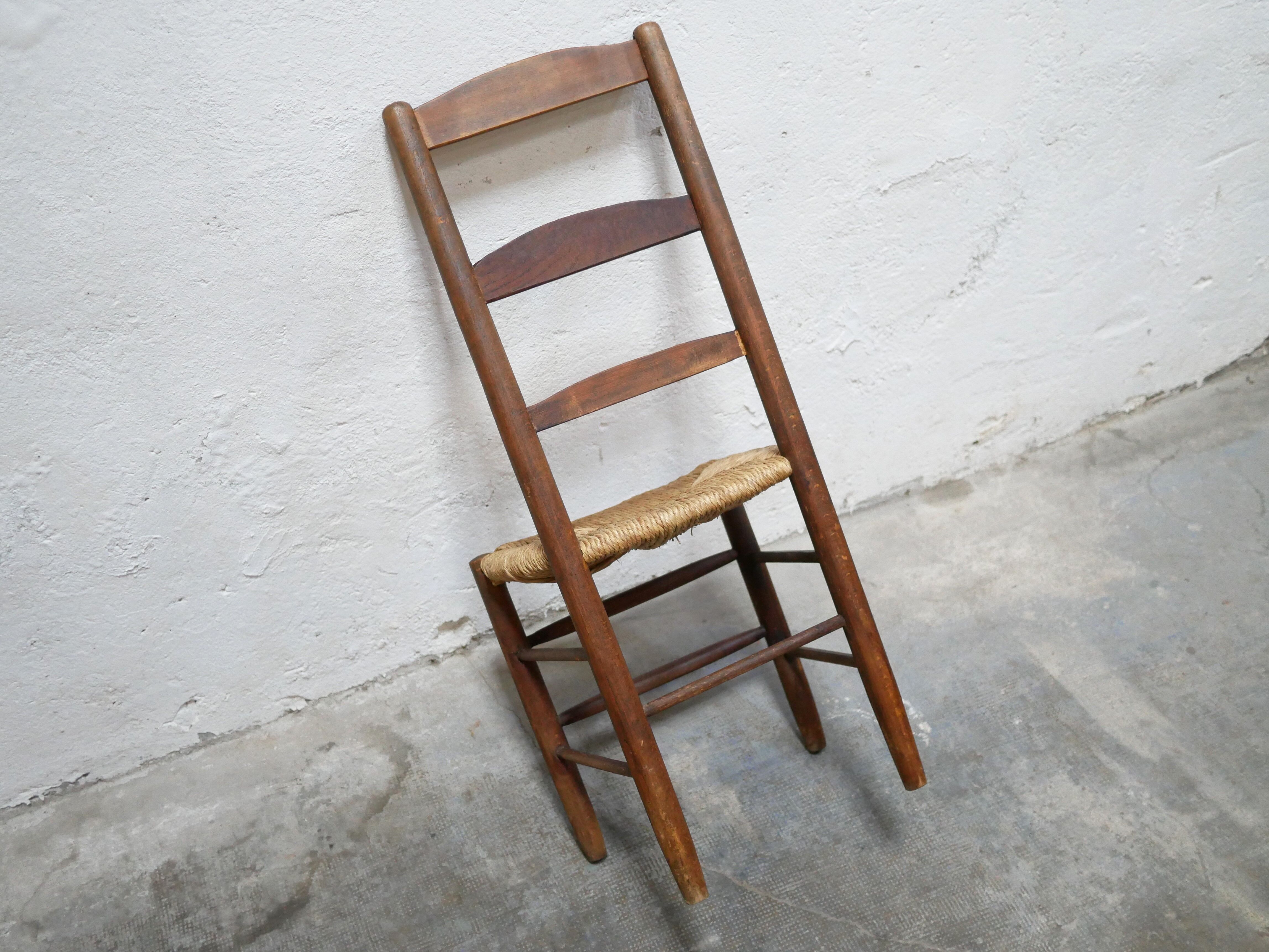 Chaise campagne paillée ancienne en bois