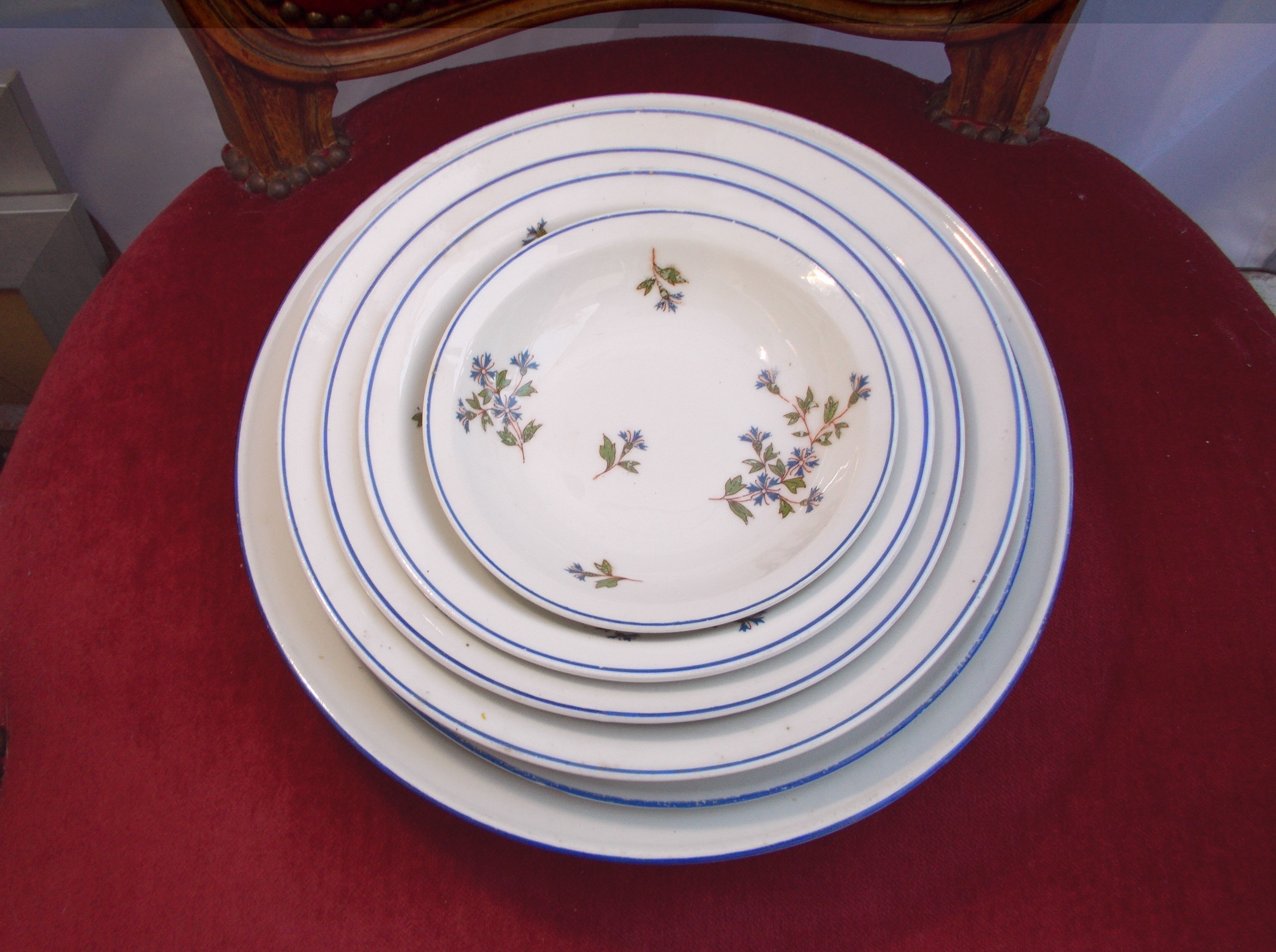 6 round dishes old porcelain decoration with barbels