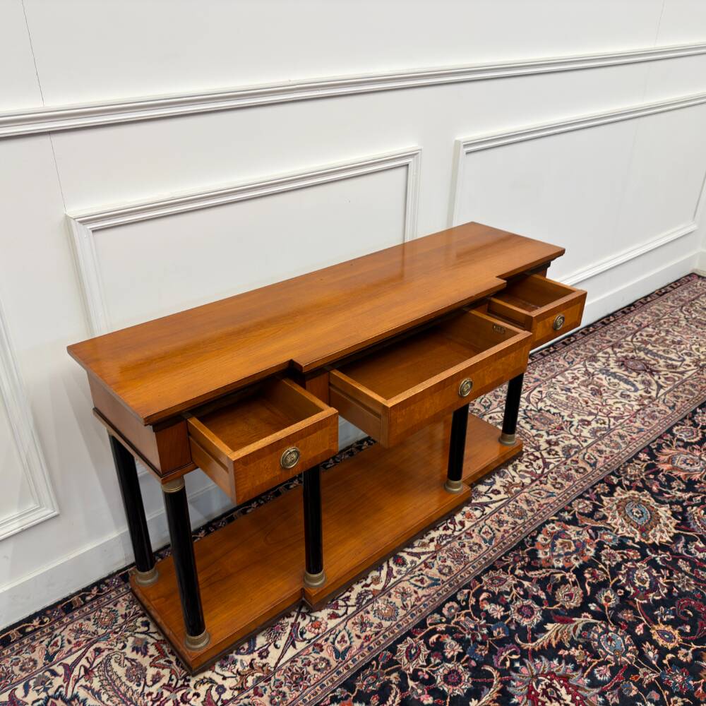 Classic Italian Selva Sidetable