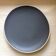Assiette en grès gris asymétriques 26 cm