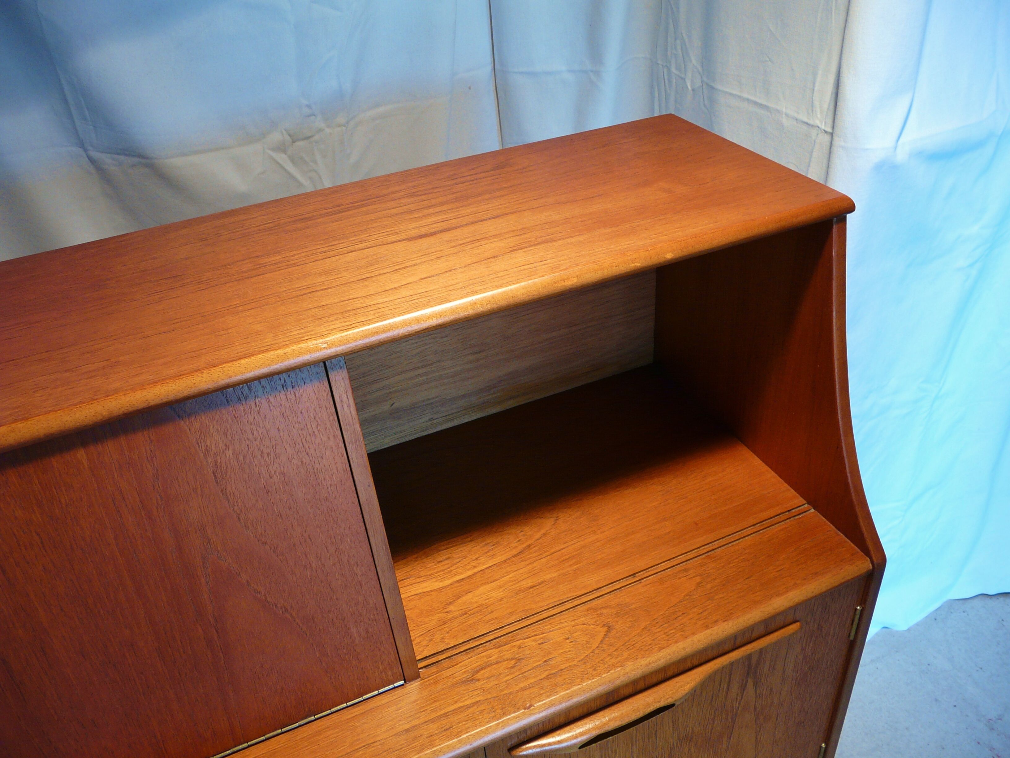 Scandinavian sidbeoard in Jentic teak