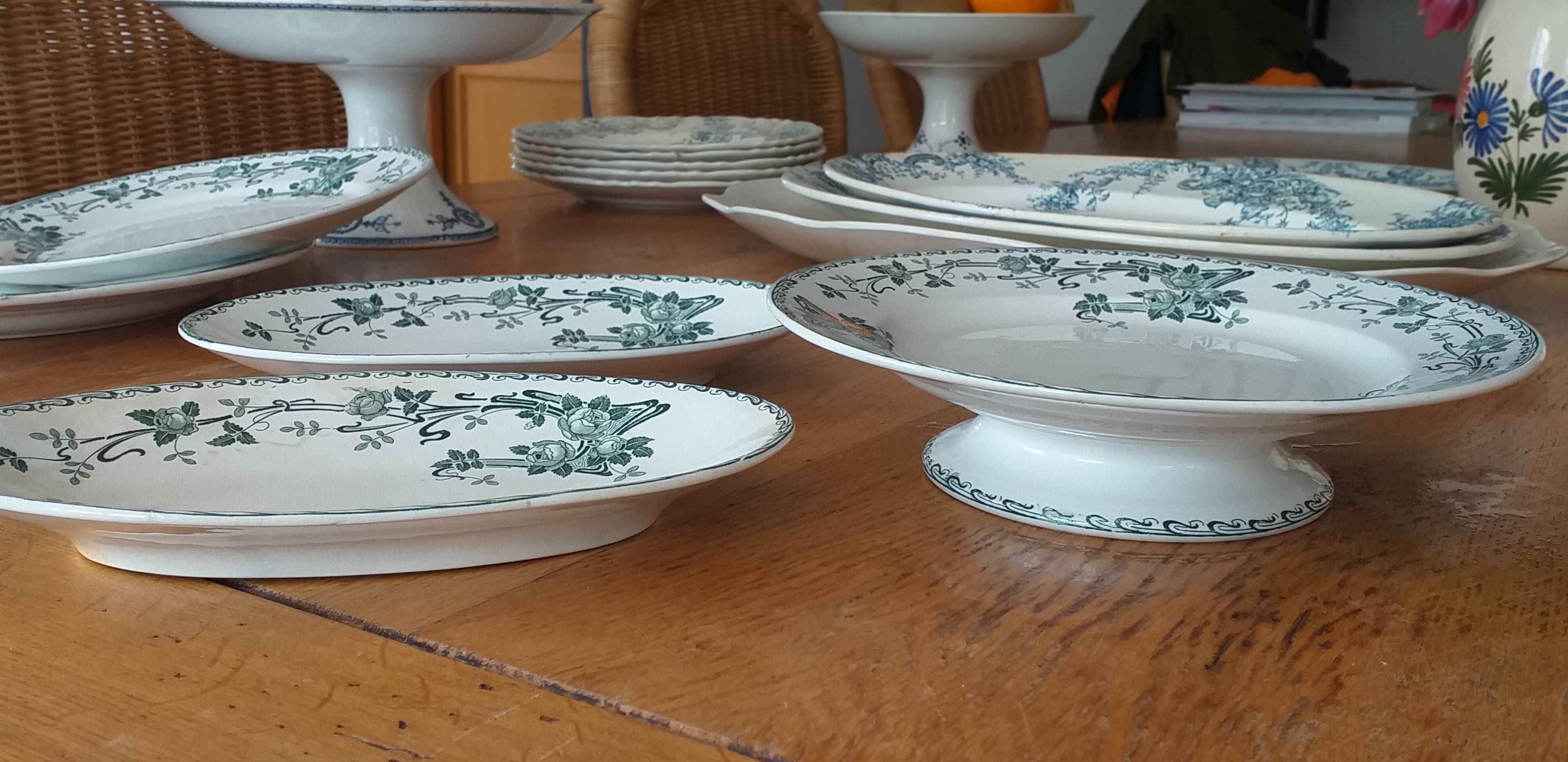 Set of 5 pieces in Belgian porcelain Boch Frères Kéramis model Rosa