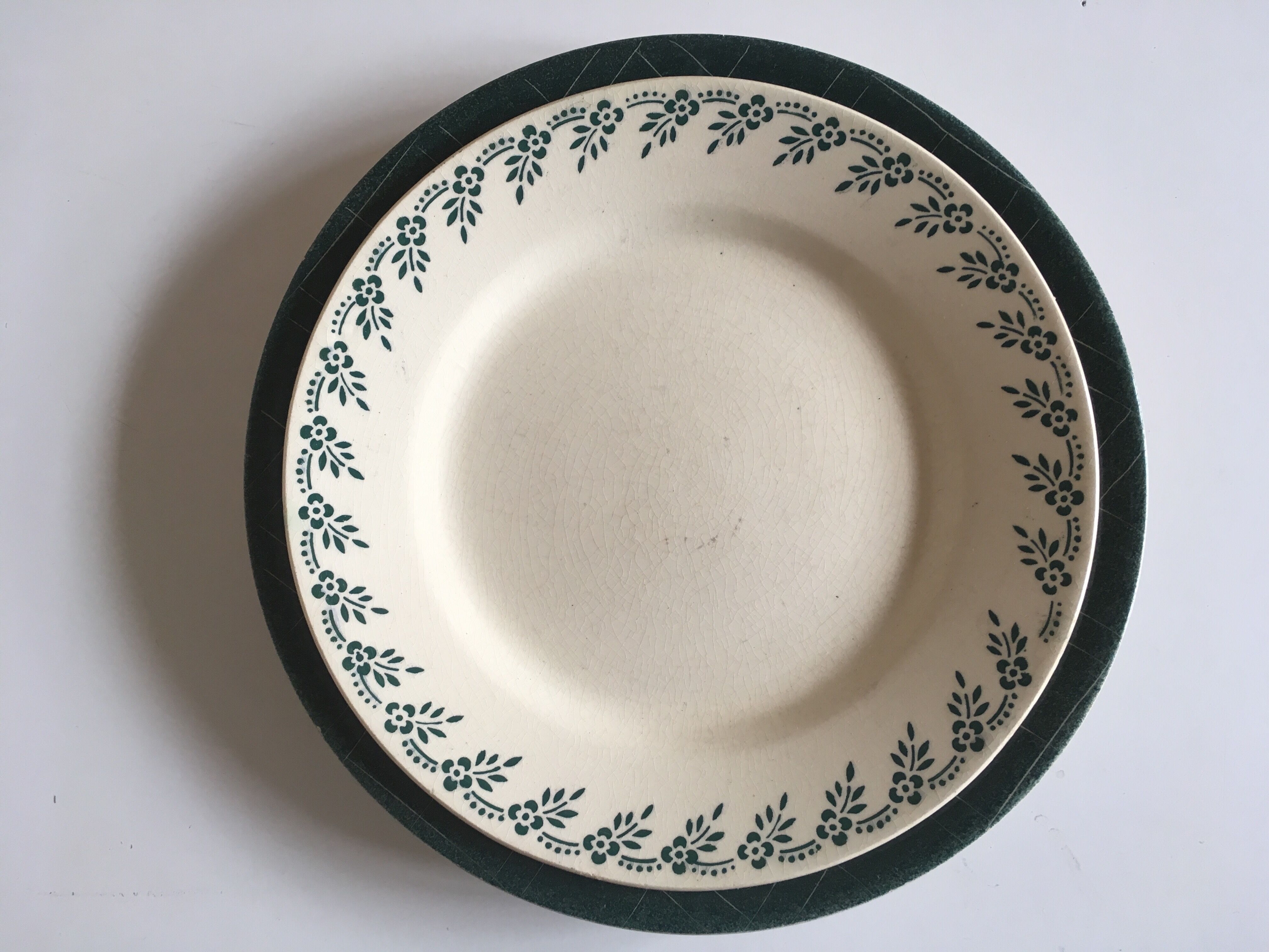 set of 6 flat plates in low-century 50's iron earth faience
