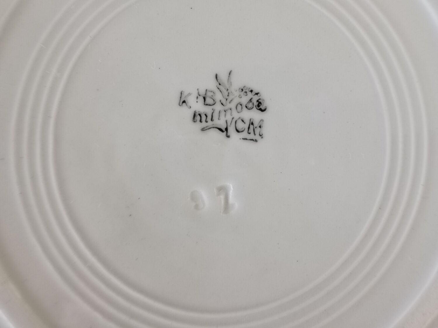4 plates iron earth Mimosa Creil-Montereau