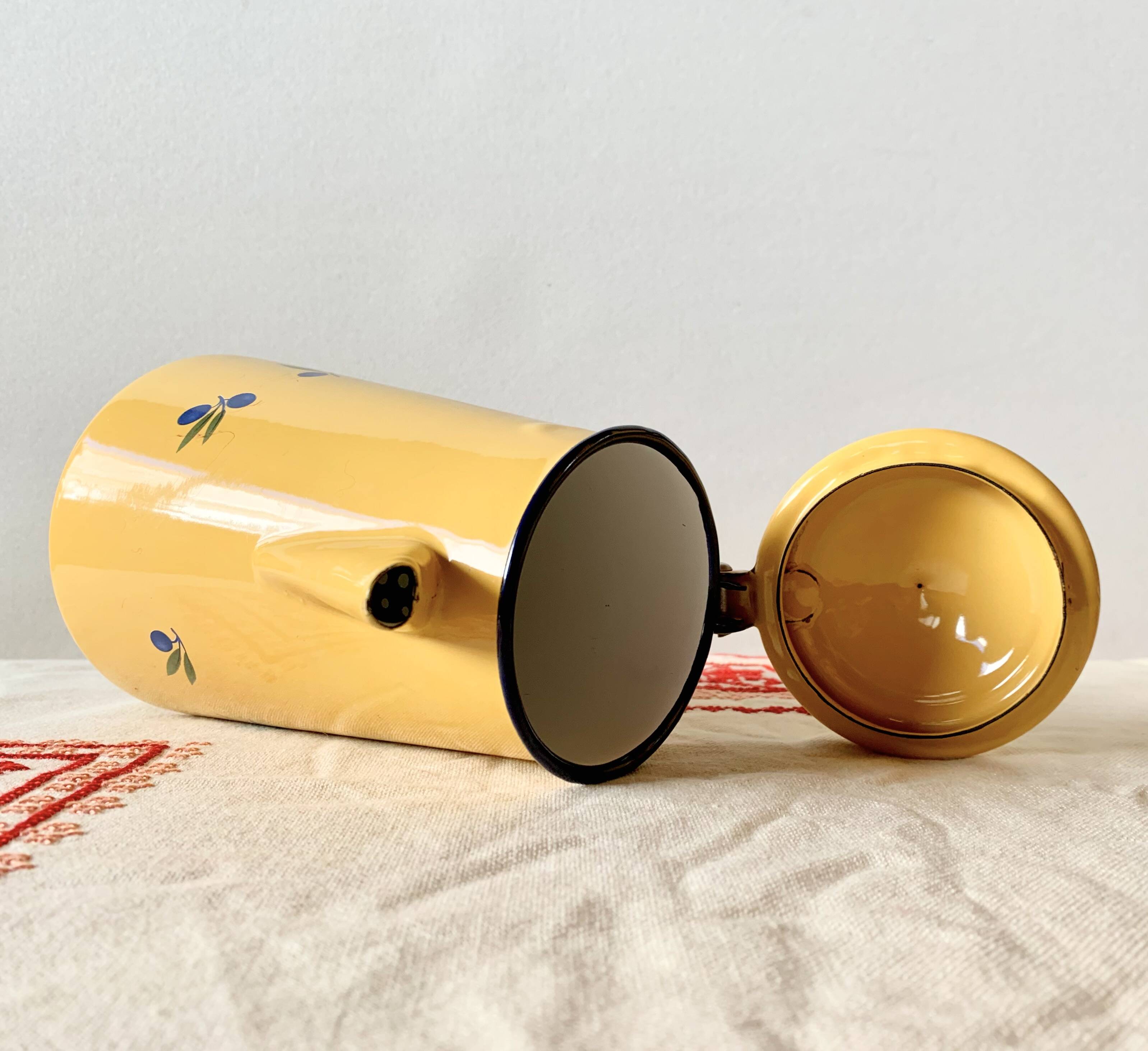 Old coffee maker in yellow enameled sheet metal - olive decor