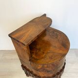 Table de chevet unique en noyer de style Art déco italien, années 1930.