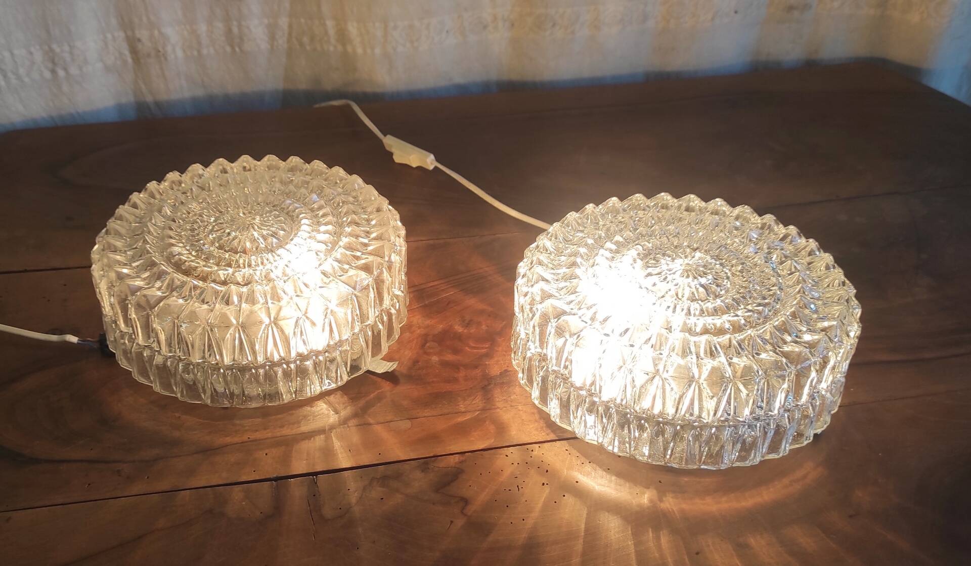 Ceiling light or wall light in moulded glass - 70s