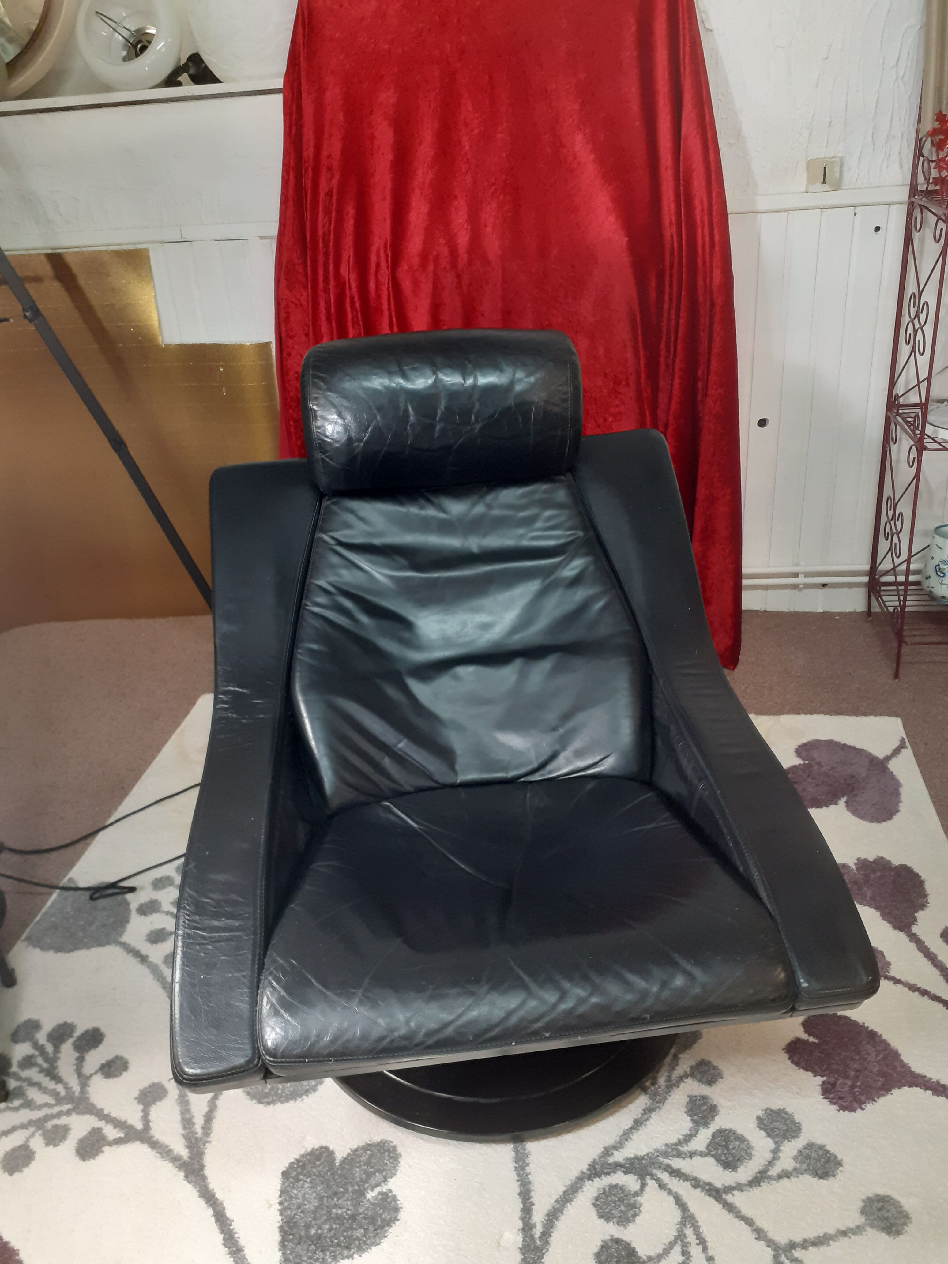 Swivel leather chair
