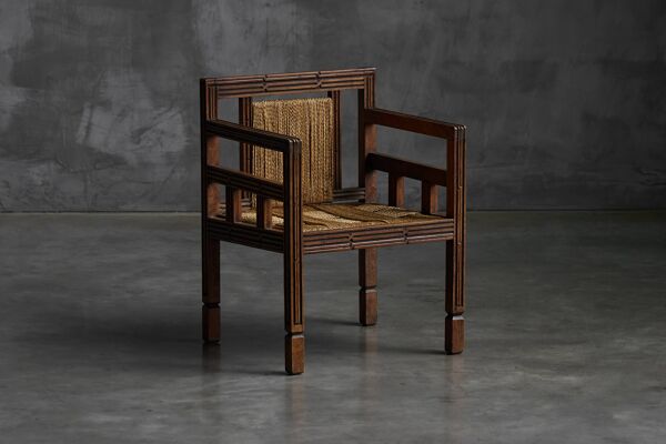 Fauteuil Art Déco en bois et assise en paille, France, années 1920