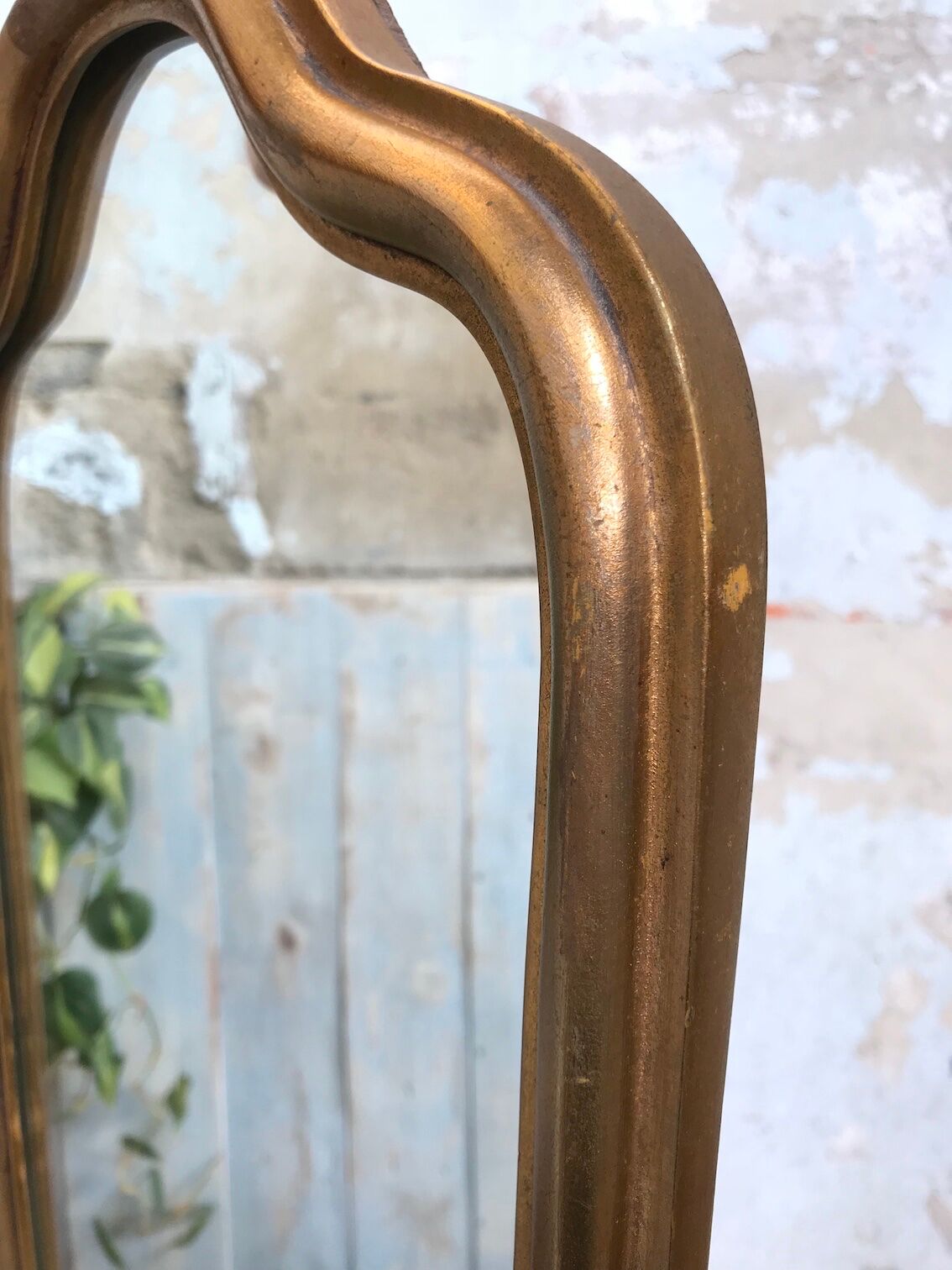 Mirror in gilded wood