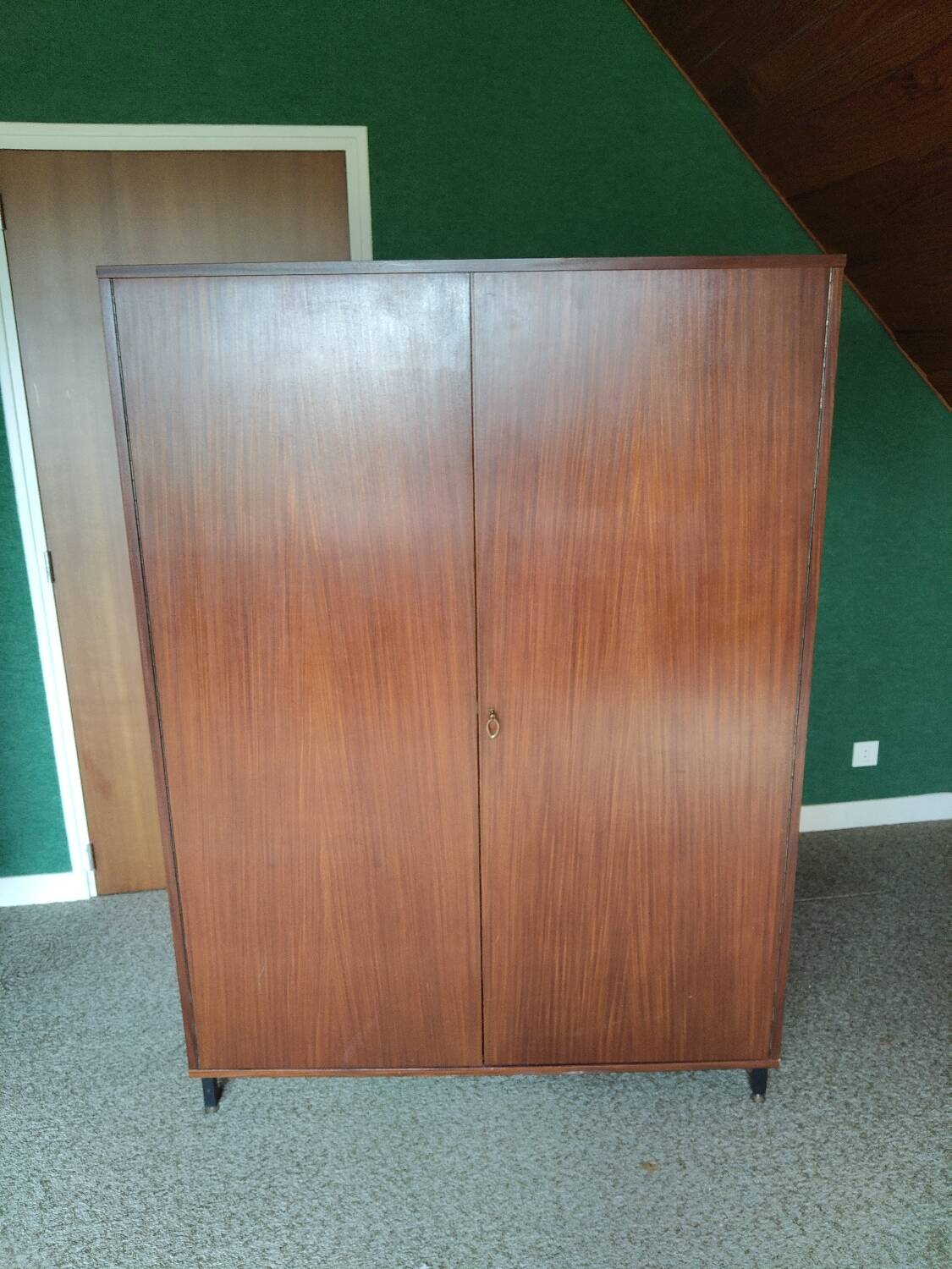 Armoire vintage scandinave en bois – penderie et étagères – années 60