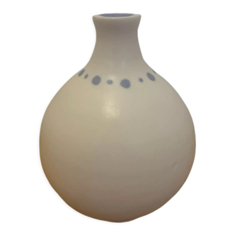White round ceramic with weight
