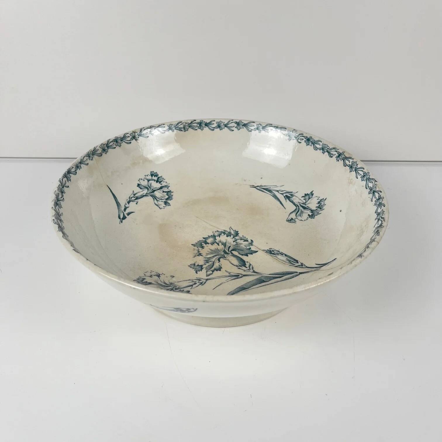 Footed bowl model "Carnation", KG Lunéville, ironstone, 19th century