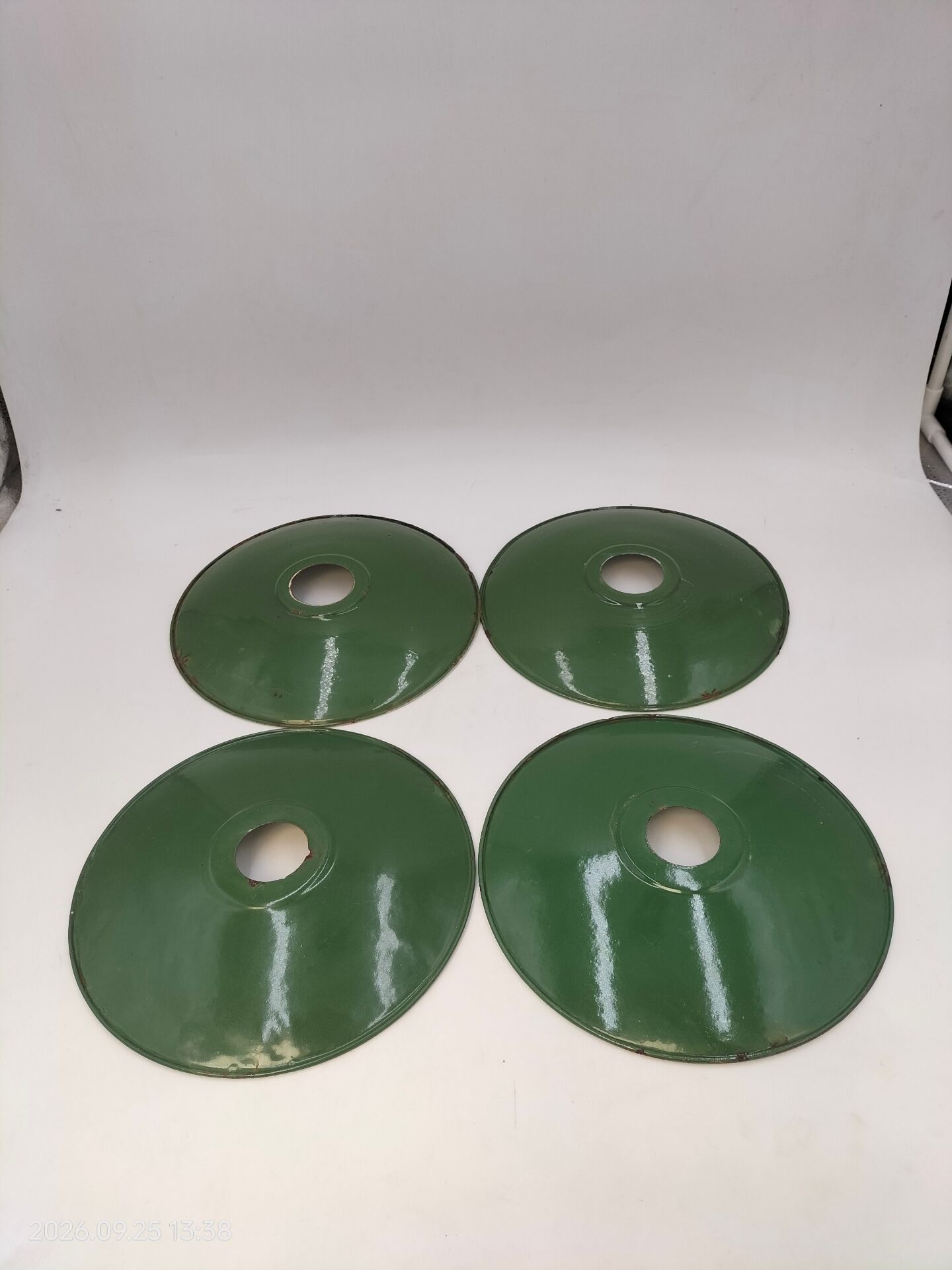 Enamelled sheet metal lampshade