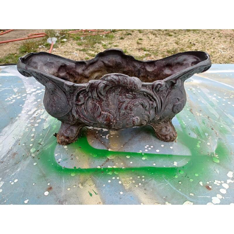1 cast iron planter from 1900 from Charleville - Mézières