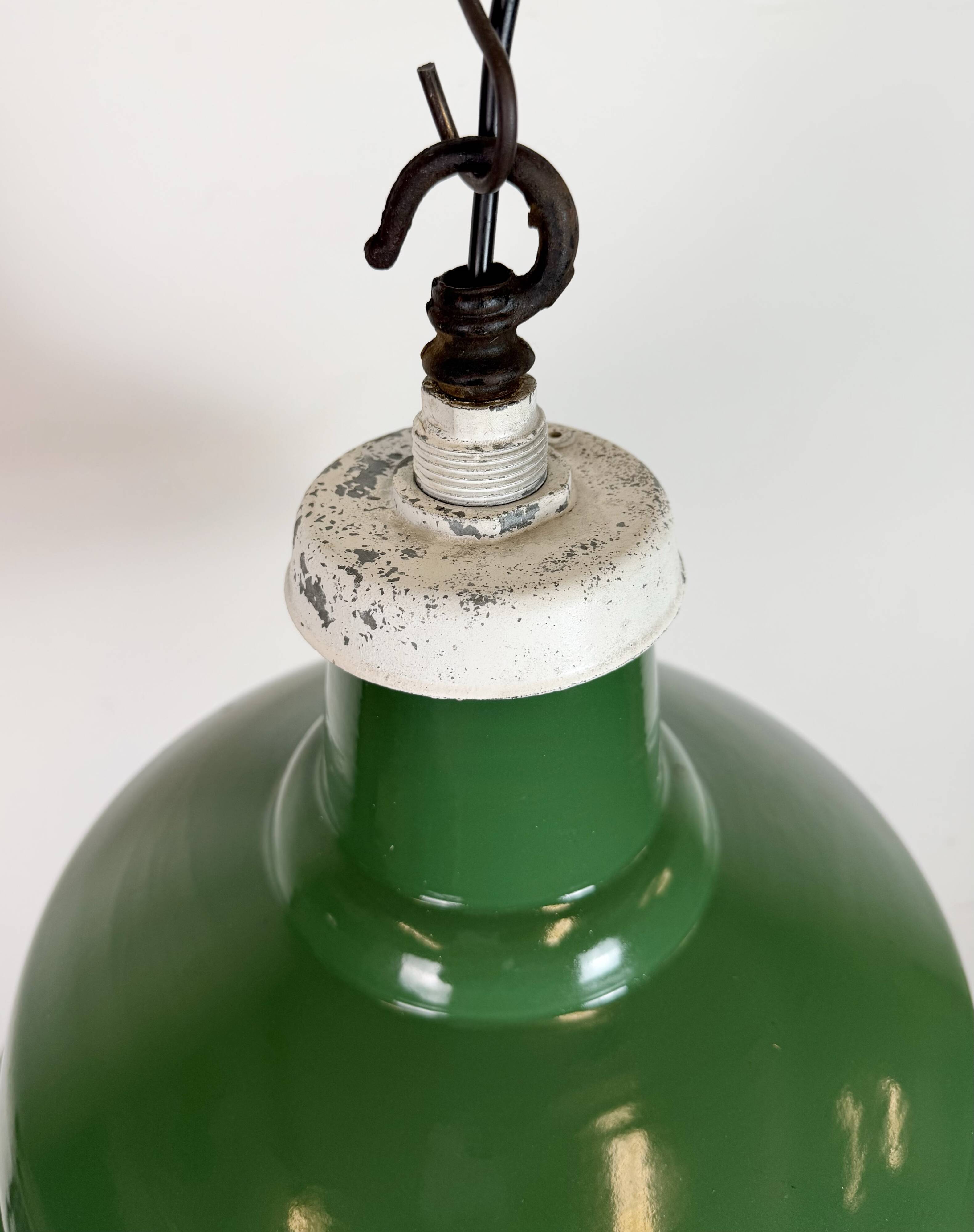 Industrial British Green Enamel Factory Pendant Lamp, 1960s